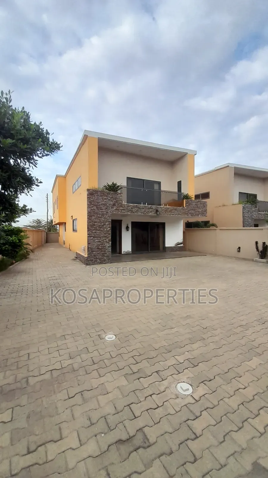 3bdrm House in Ashaley Botwe for sale