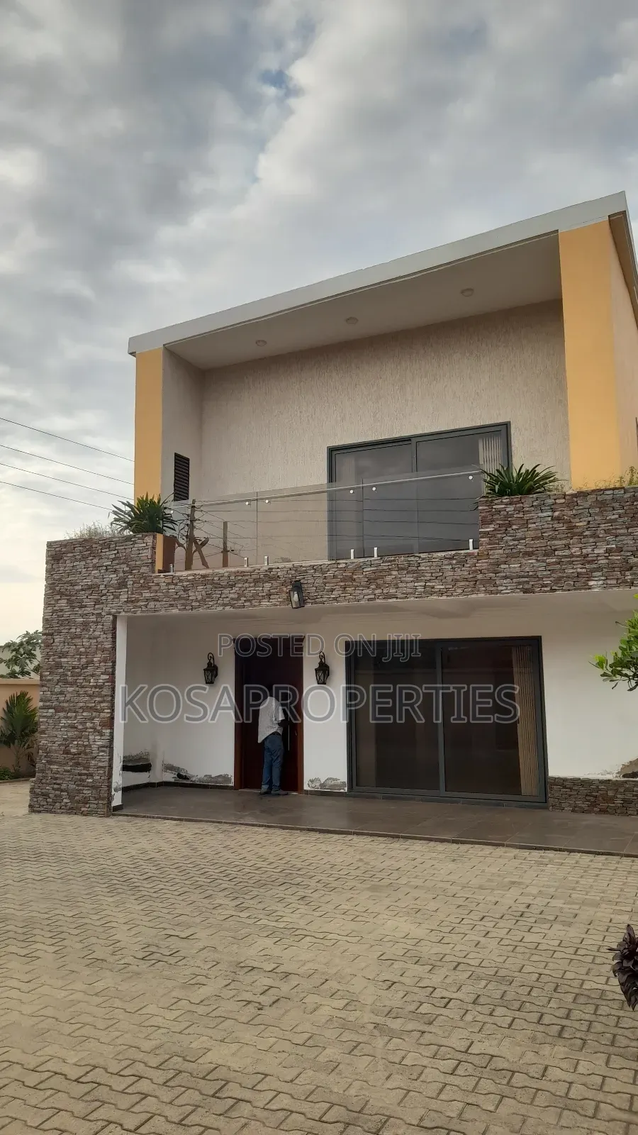 3bdrm House in Ashaley Botwe for sale