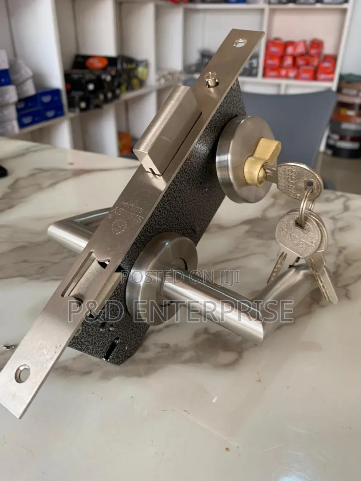 Quality Door Lock With Stainless Steel Separate Handles.