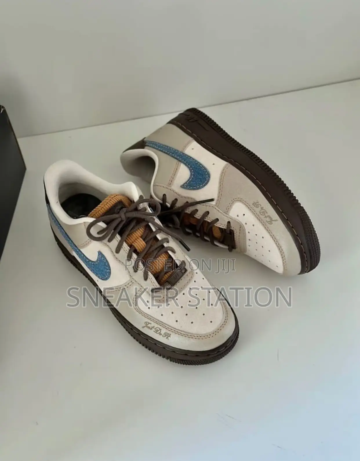 Nike Air Force 1 Peace & Love