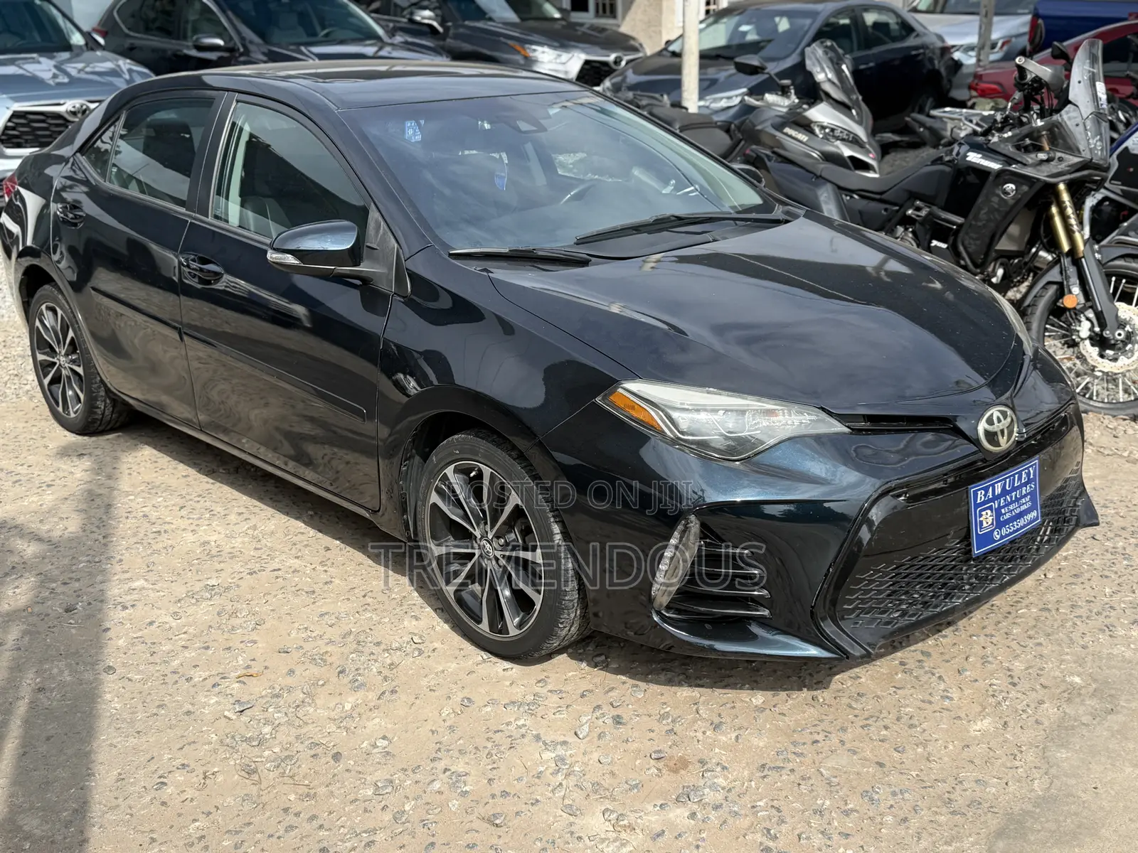 Toyota Corolla XLE (1.8L 4cyl 2A) 2018 Black