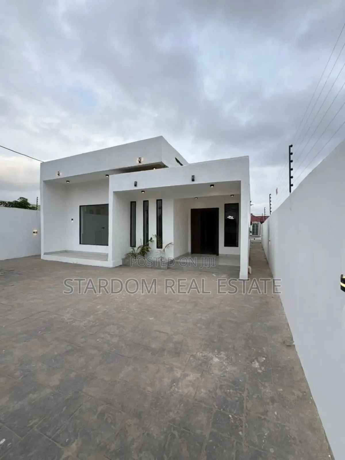 3bdrm Duplex in Lakeside Estate for sale