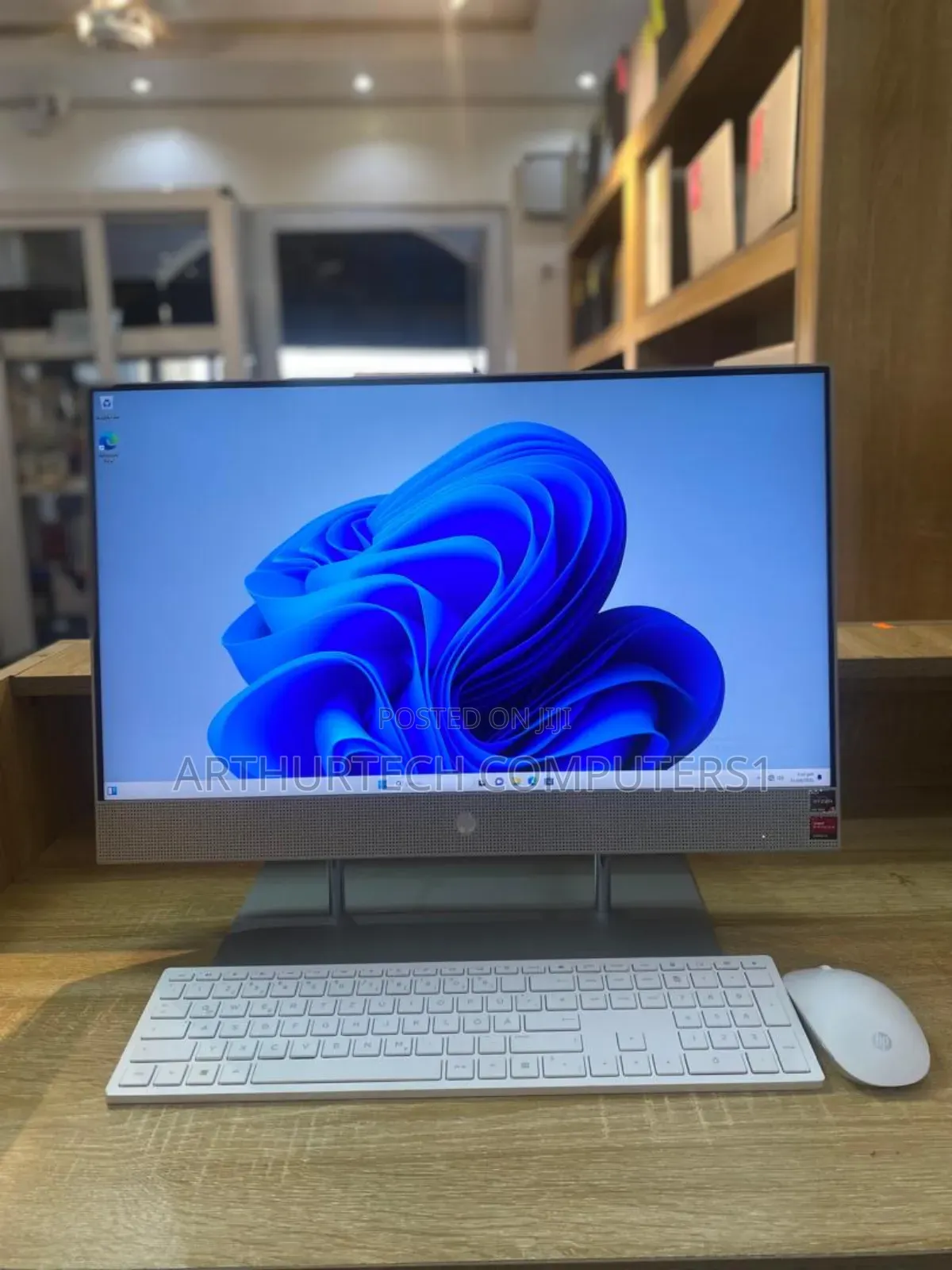 New Desktop Computer HP 8GB AMD Ryzen 5 SSD 256GB