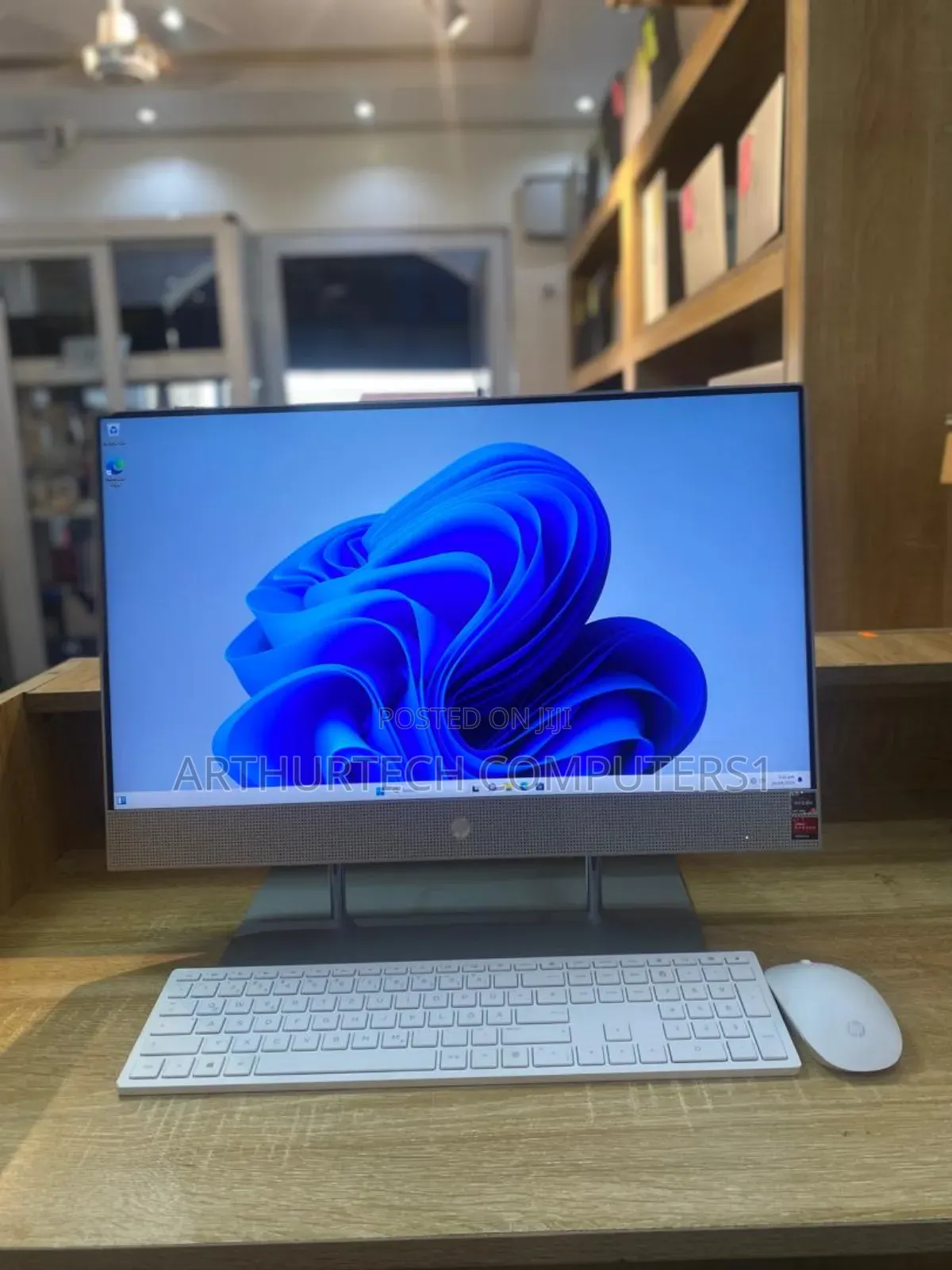New Desktop Computer HP 8GB AMD Ryzen 5 SSD 256GB