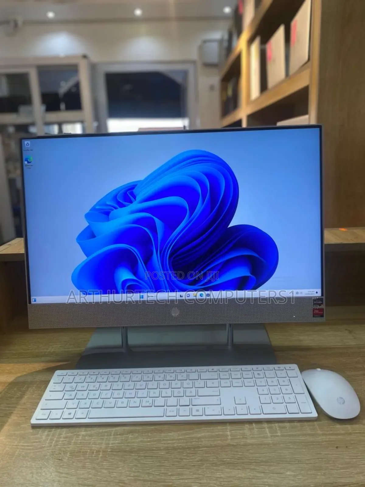 New Desktop Computer HP 8GB AMD Ryzen 5 SSD 256GB
