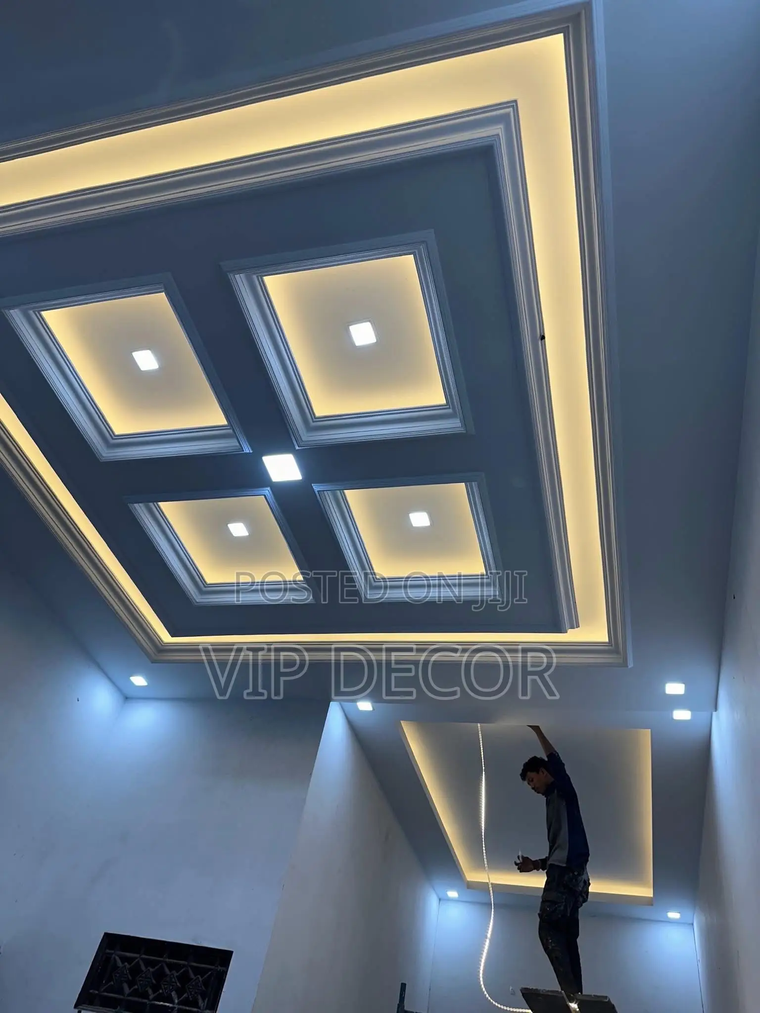 Excellent P.O.P Decor