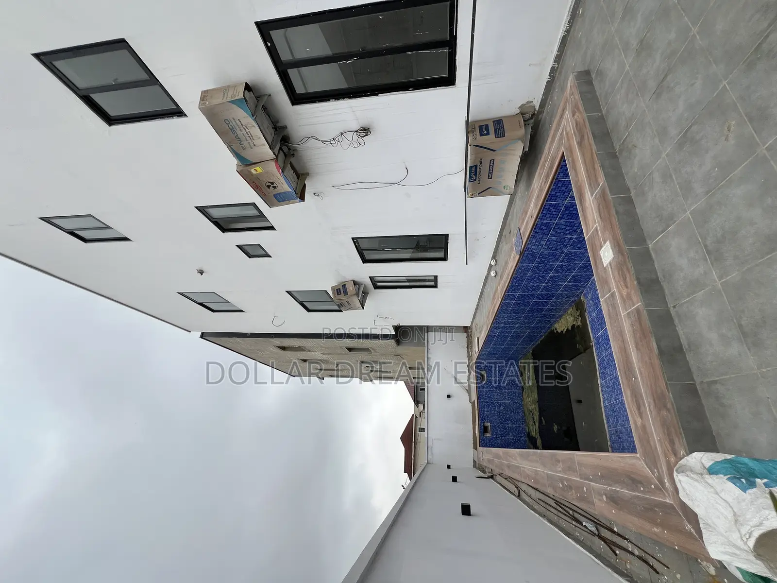 5bdrm House in Madina for sale
