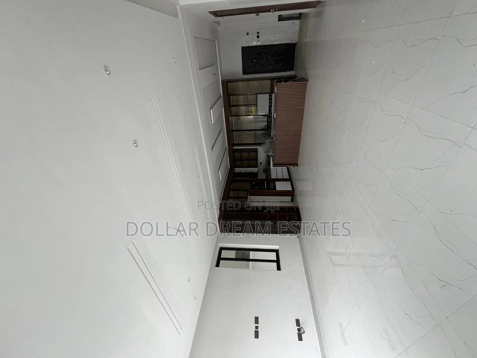 5bdrm House in Madina for sale