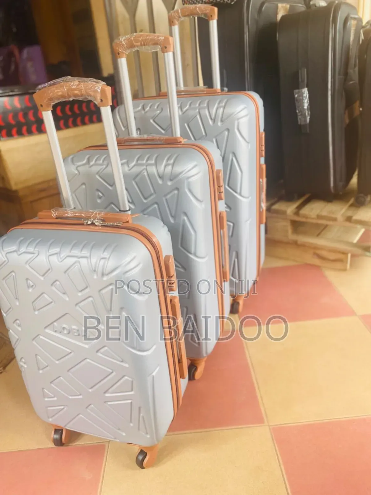 Plastic Travelling Suitcase 3in1 (Size 28)