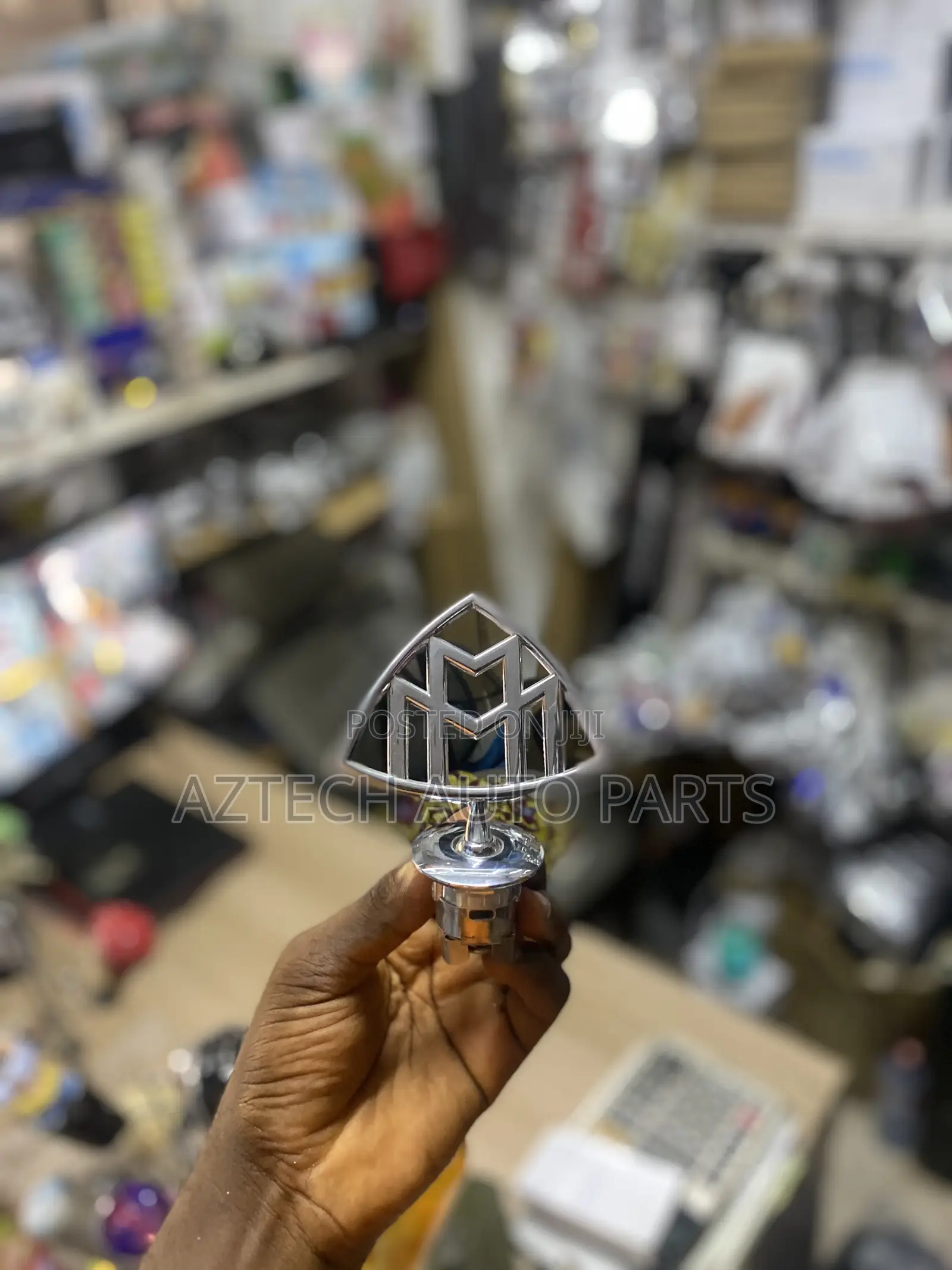 Mercedes-Benz Maybach Bonnet Crown