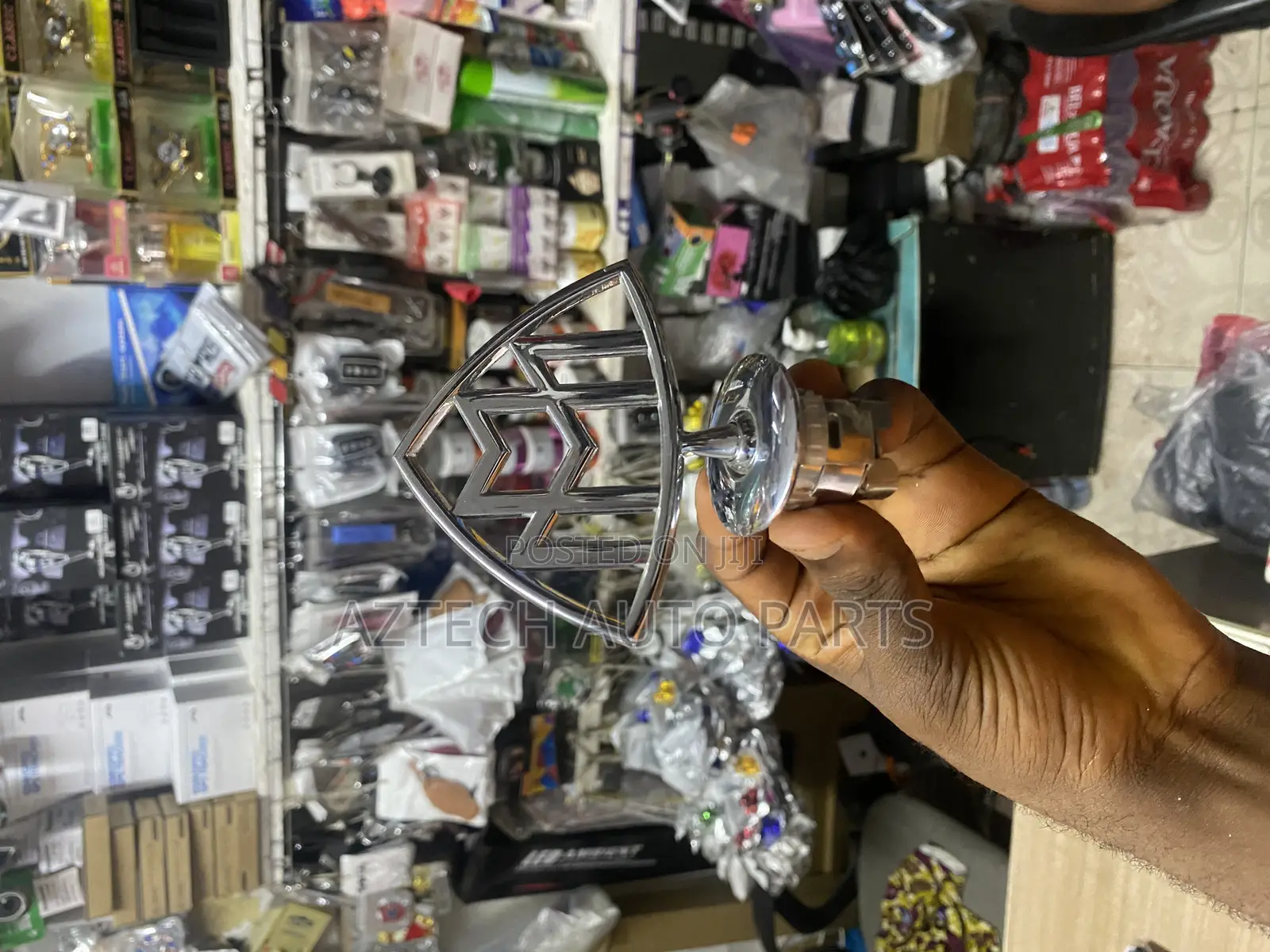 Mercedes-Benz Maybach Bonnet Crown