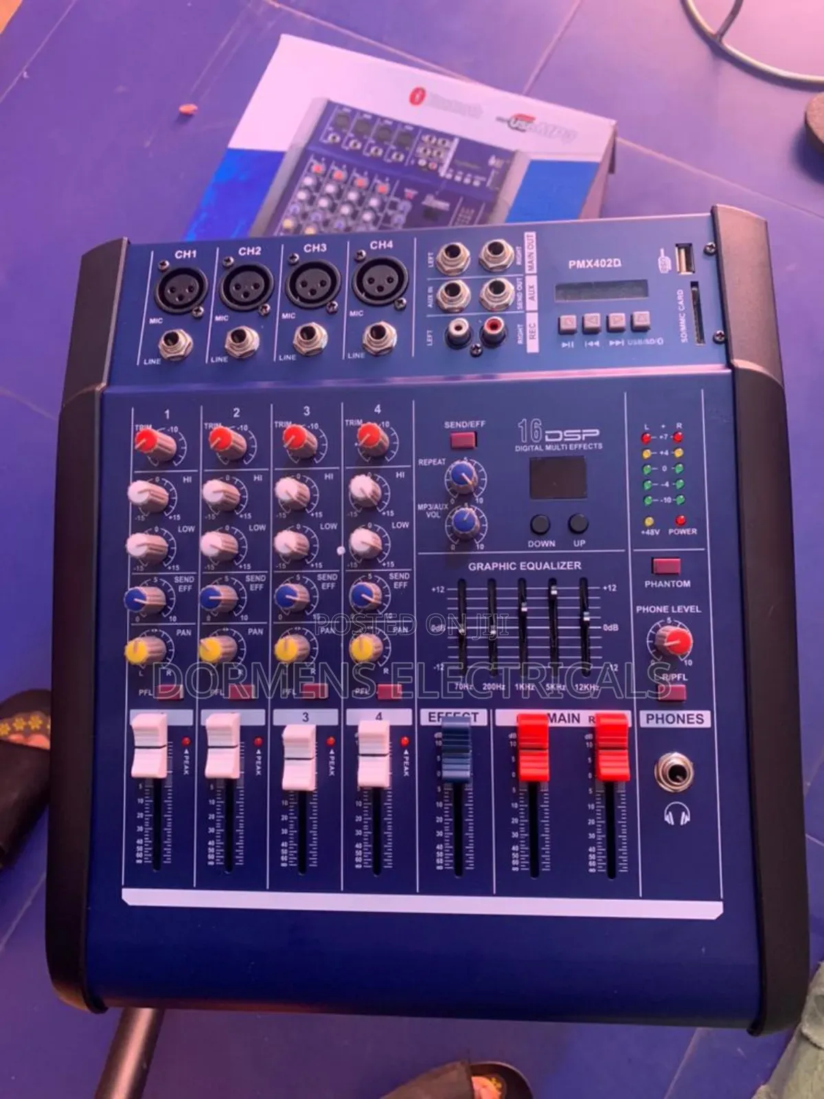 Powered Mixer 4