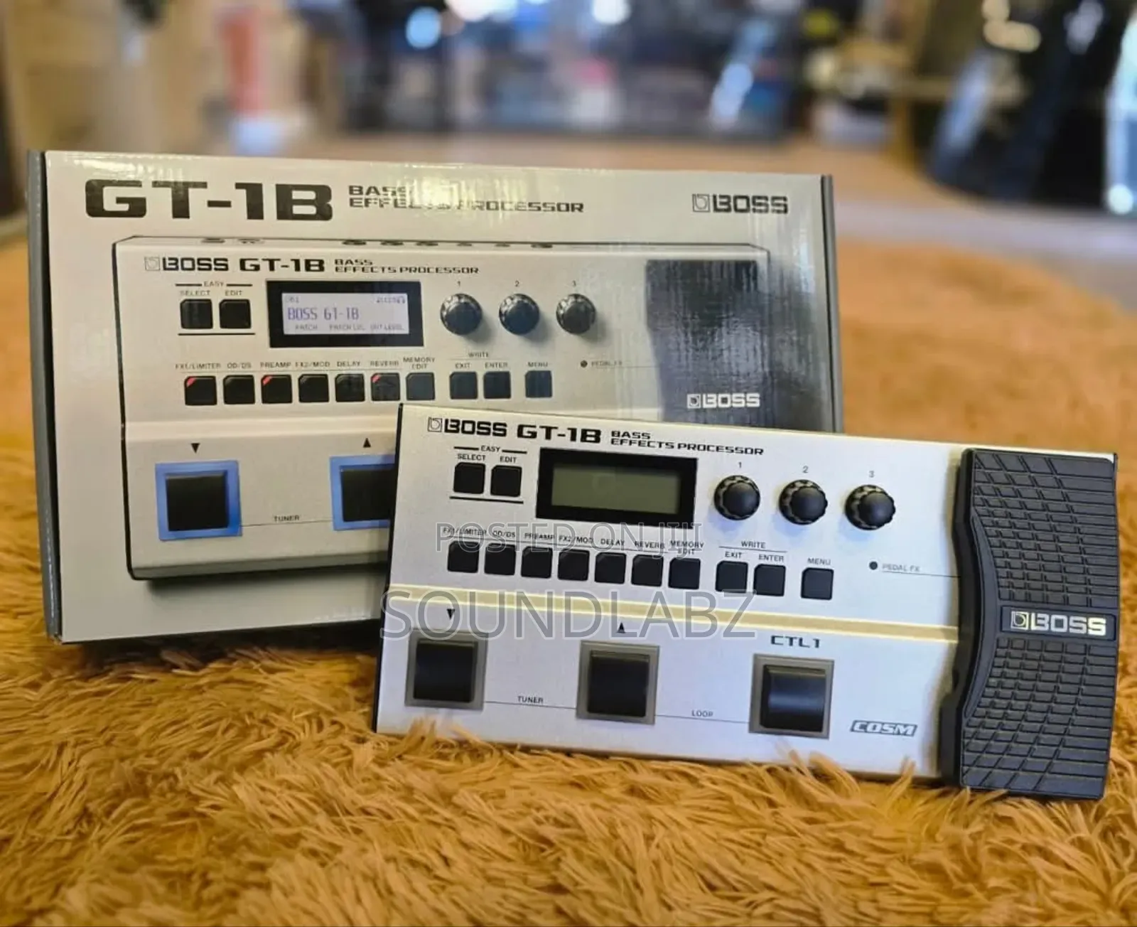 Boss Gt-1b Bass Effects Processor.