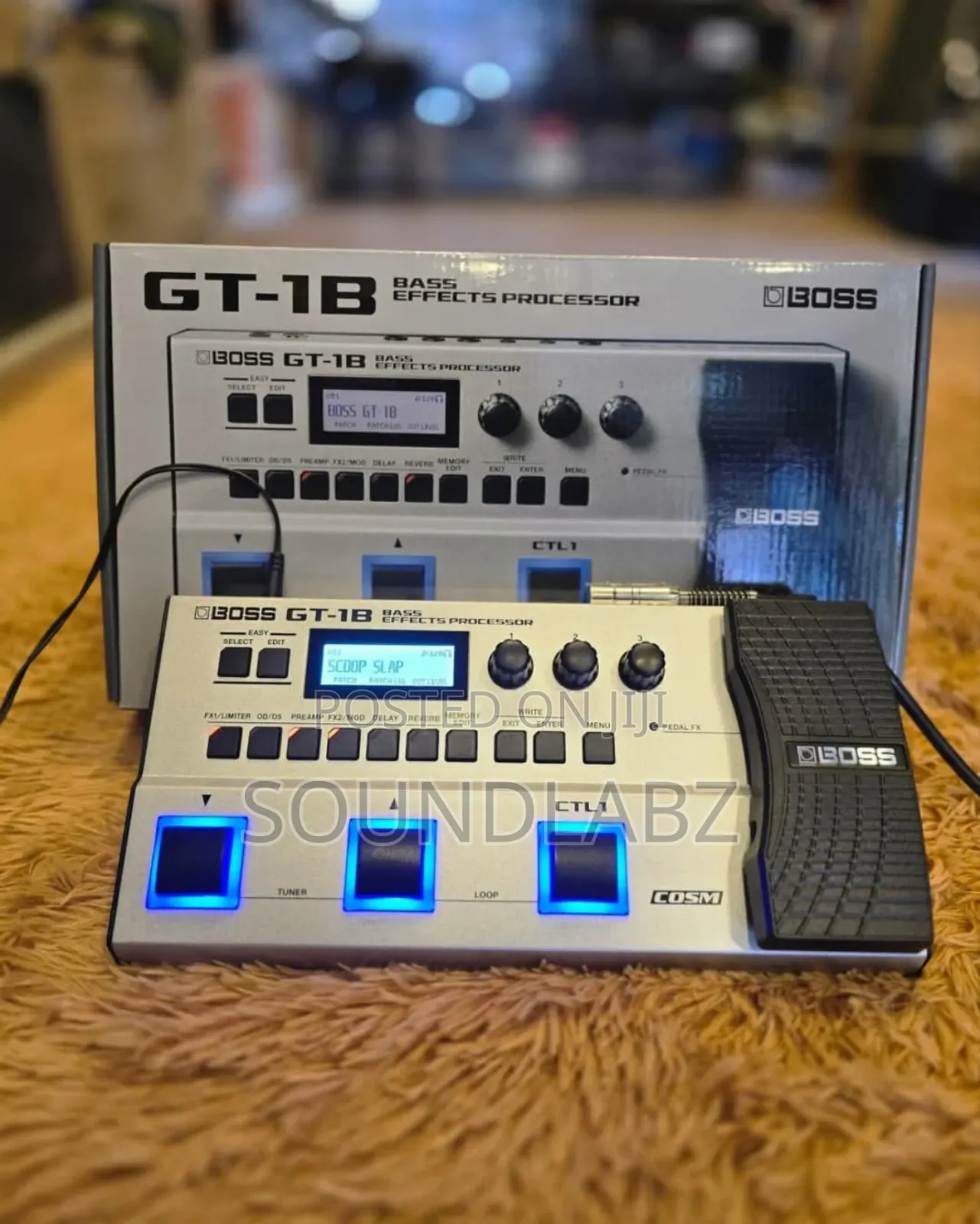 Boss Gt-1b Bass Effects Processor.