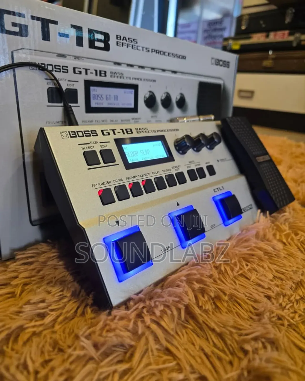 Boss Gt-1b Bass Effects Processor.