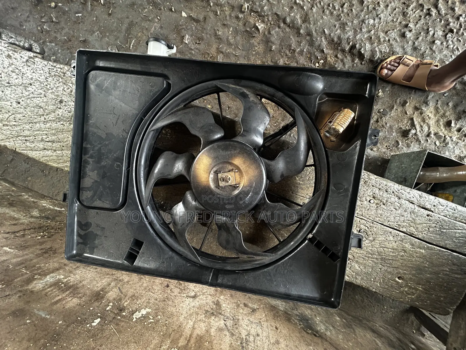 Hyundai Elantra 2012 2013 2014 Radiator Fan