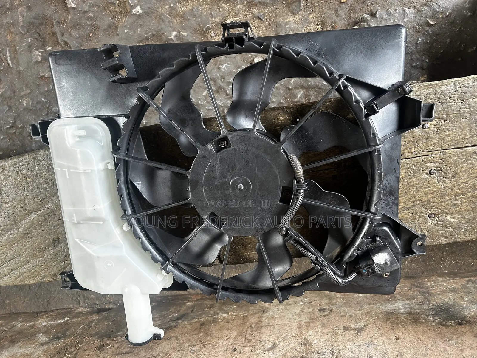 Hyundai Elantra 2012 2013 2014 Radiator Fan