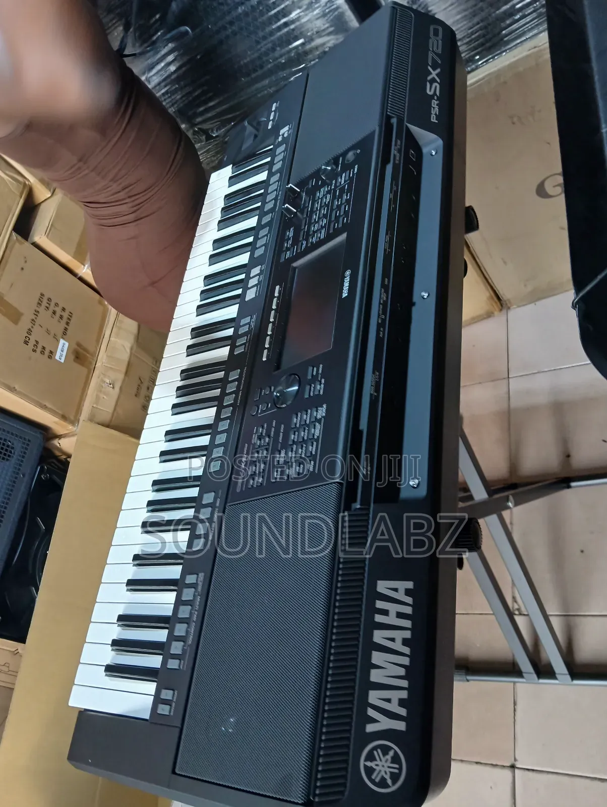 Yamaha Psr-sx720, Which Is A 61-key Arranger Workstation Keyboard.