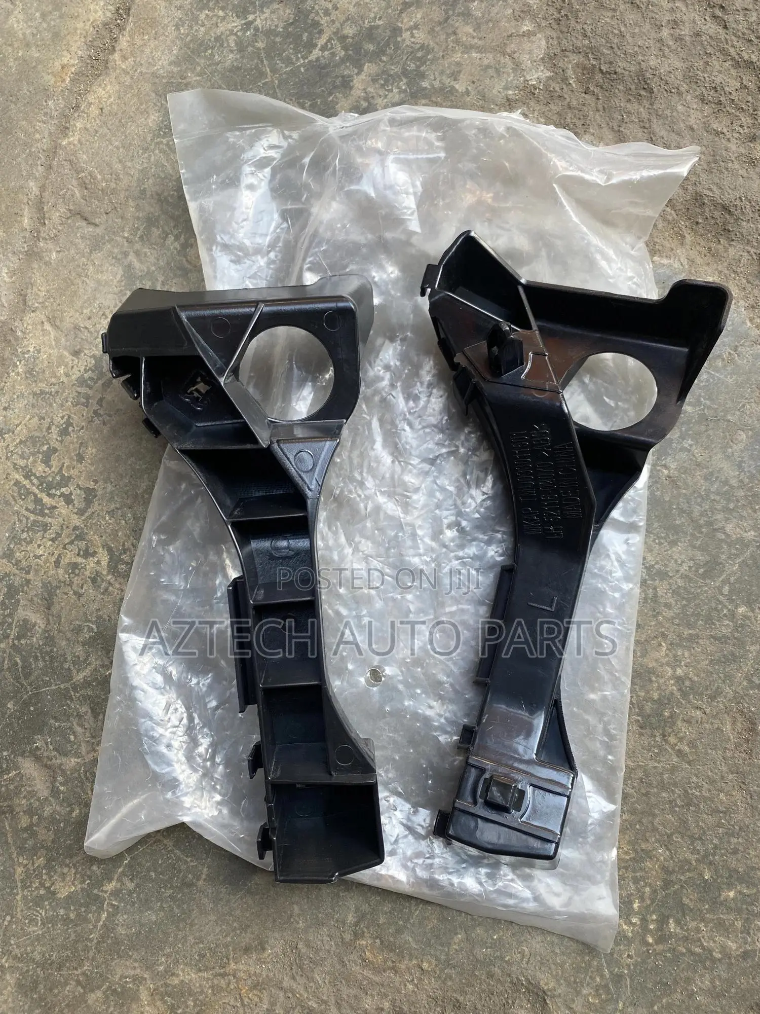 Toyota Matrix 2005-2008 Bumper Locker or Brackets