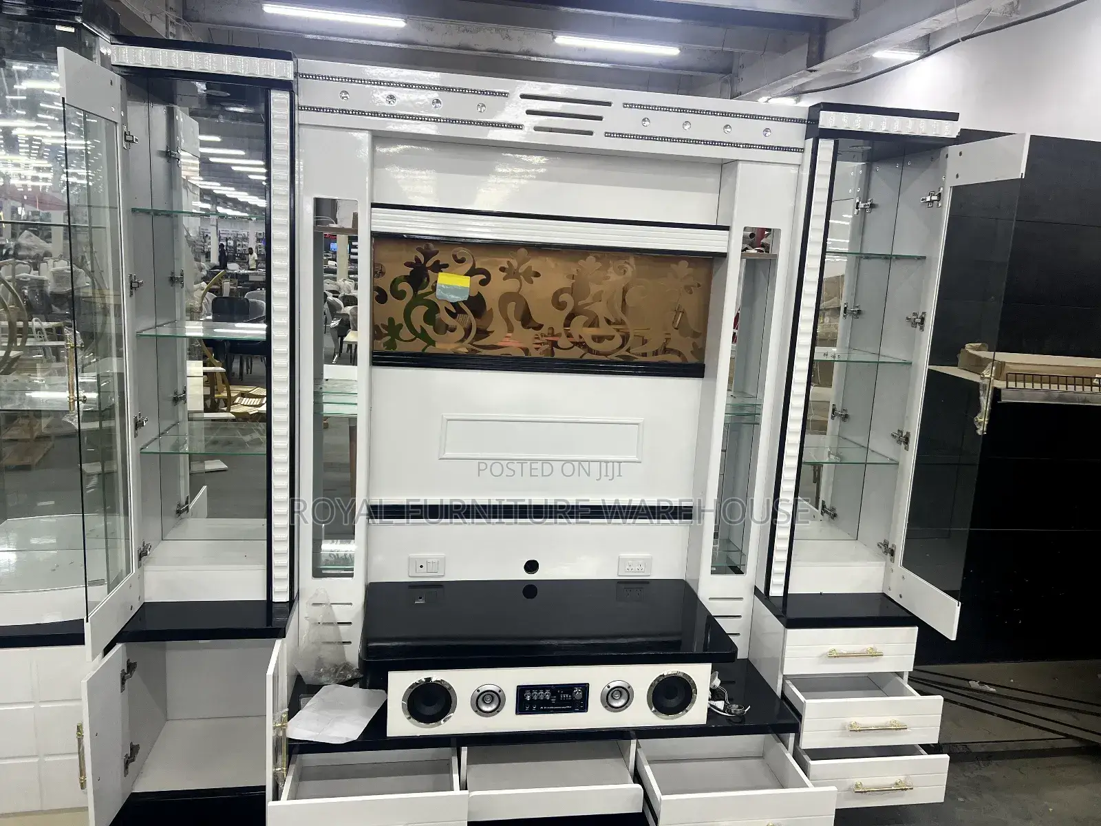Foreign Medium Size Tv Unit Stand