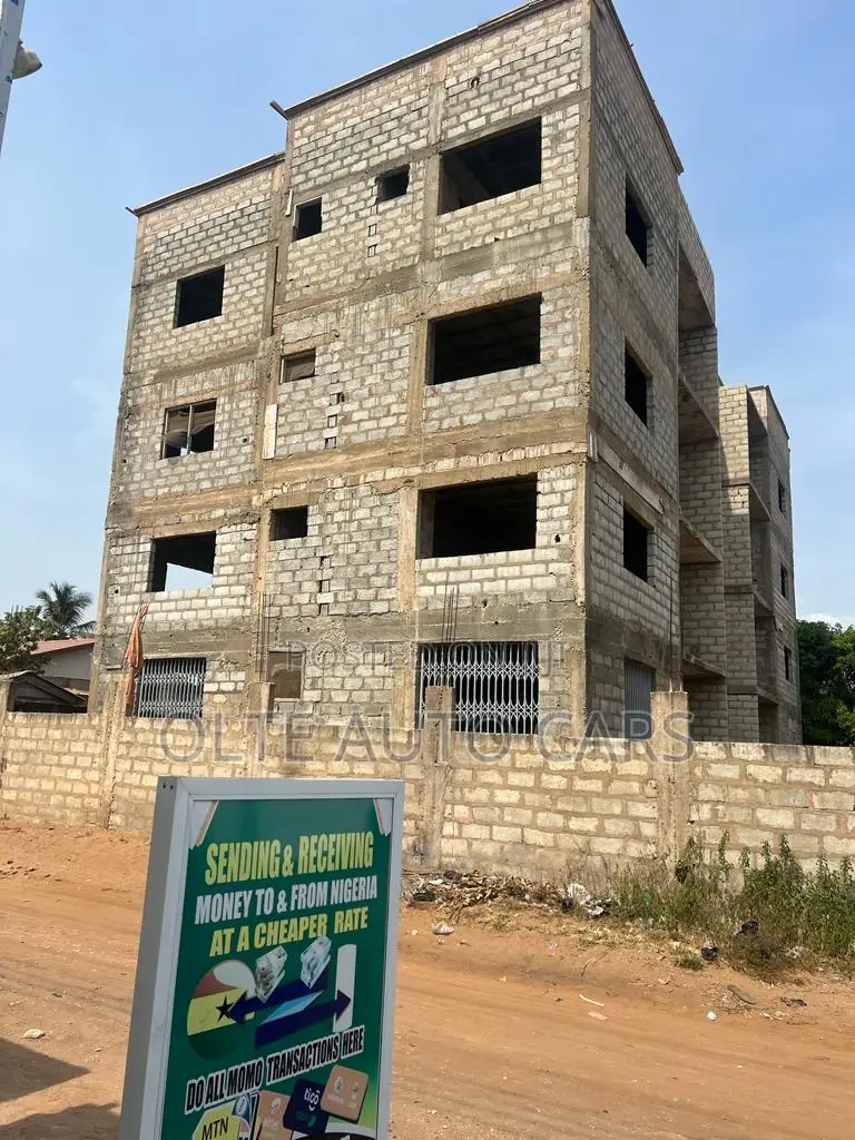 8bdrm Apartment in Ot Dream Auto, Spintex for sale