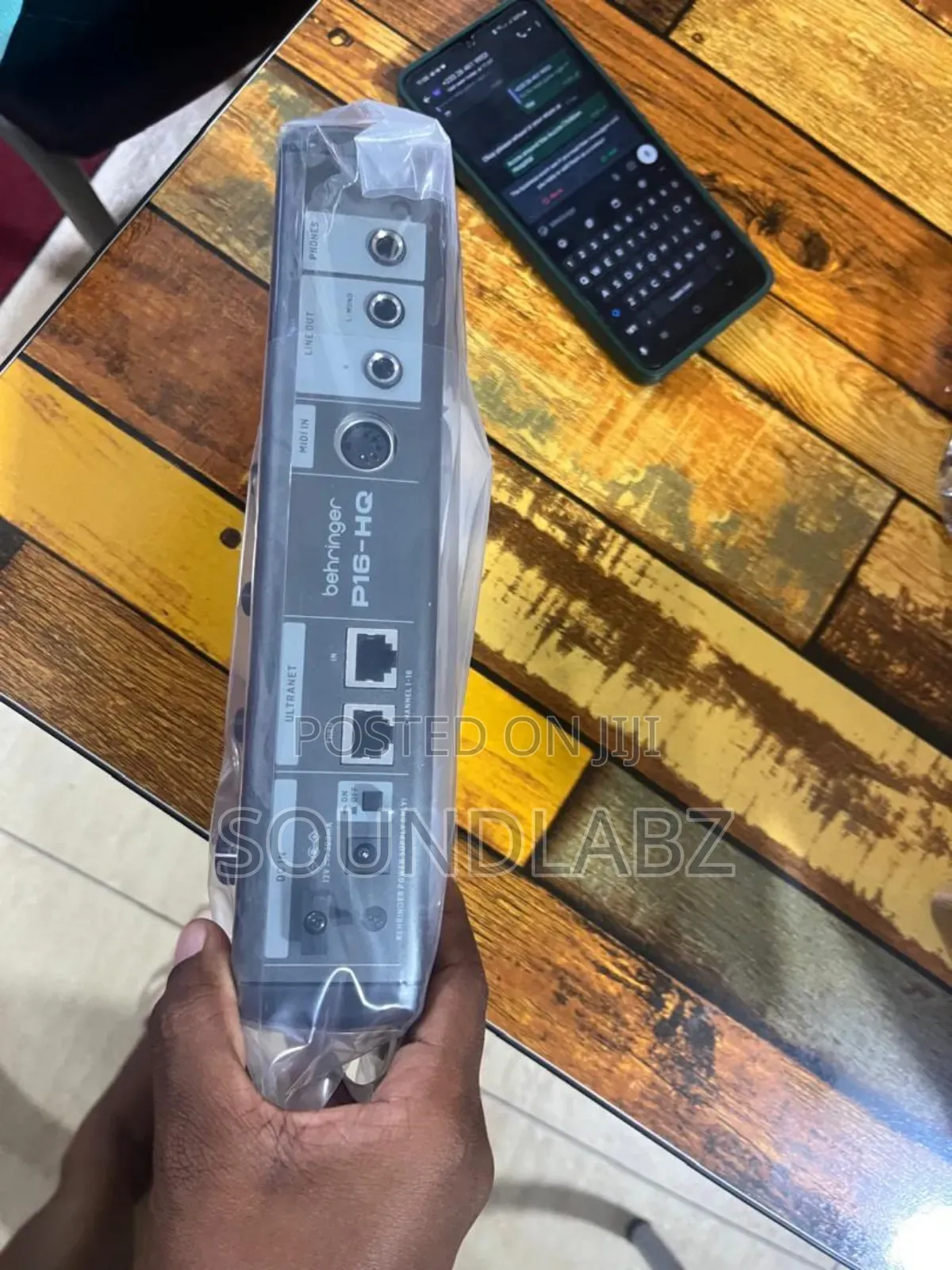 Behringer Powerplay P16-hq 16channel Digital Personal Monitoring Mixer