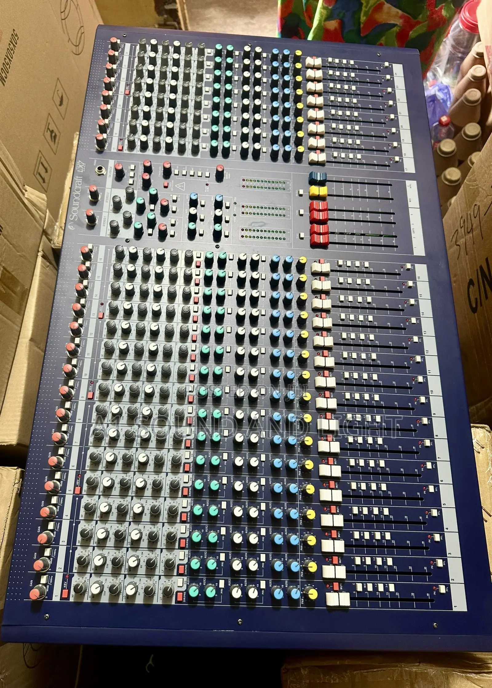 Soundcraft Lx7ii 24-Channel Analog Mixer