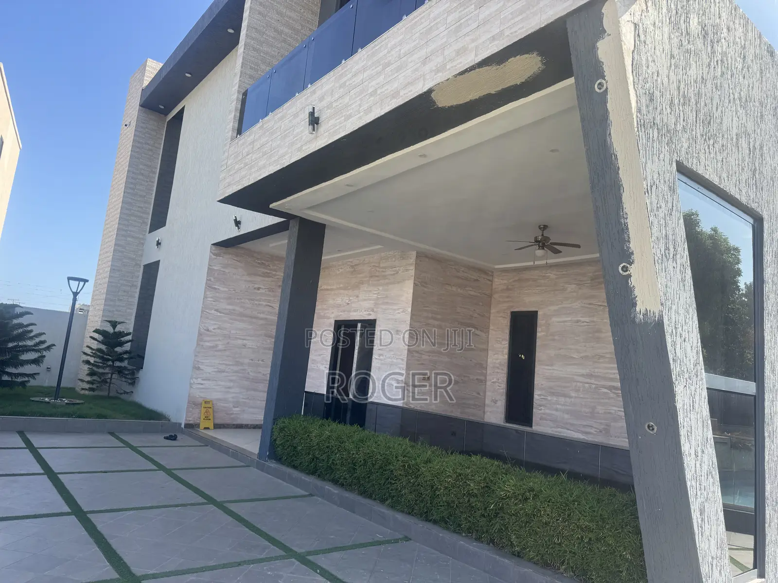 5bdrm Mansion in Spintex for sale