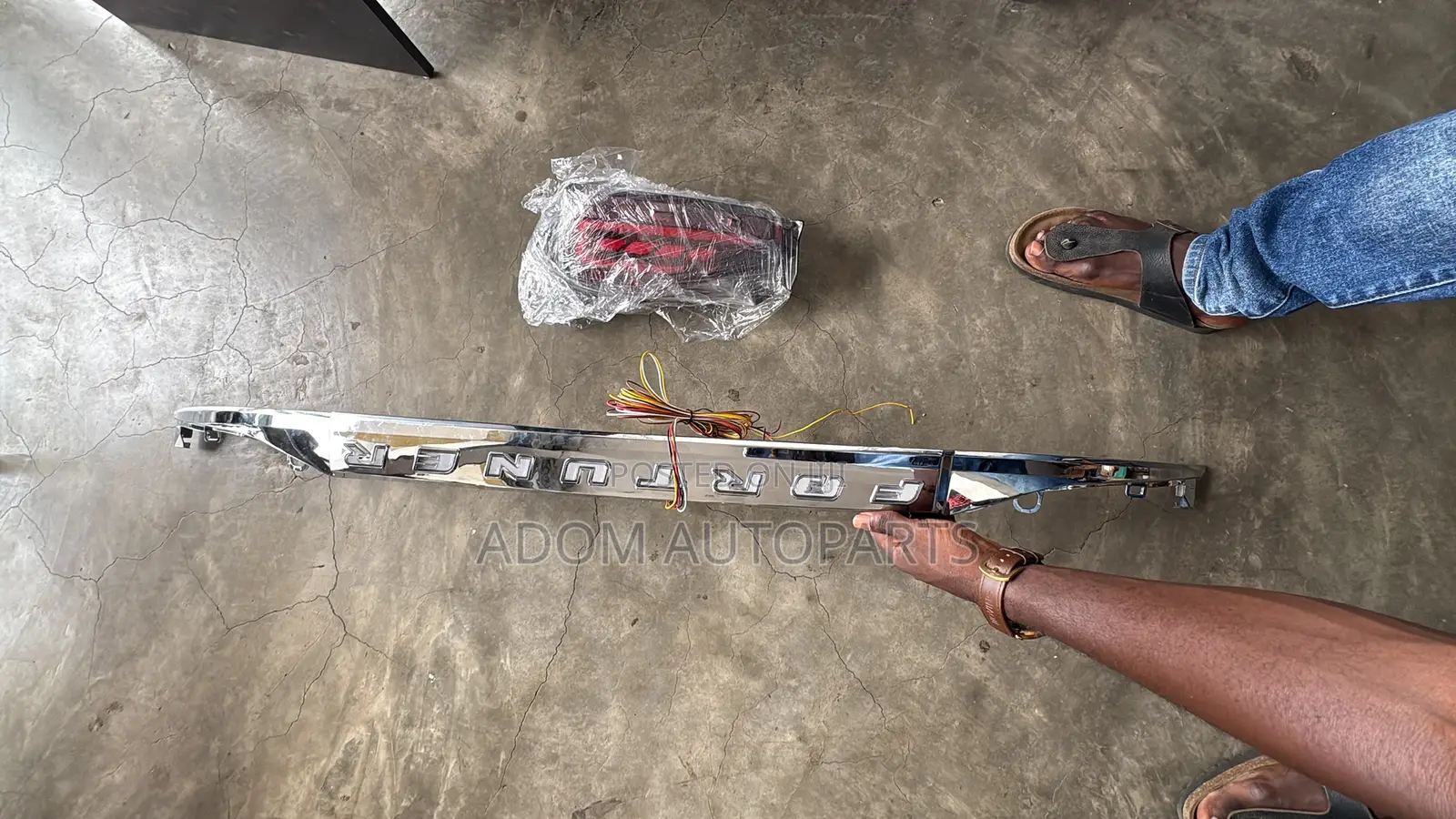 Toyota Fortuner Boot Led Chrome Spoiler