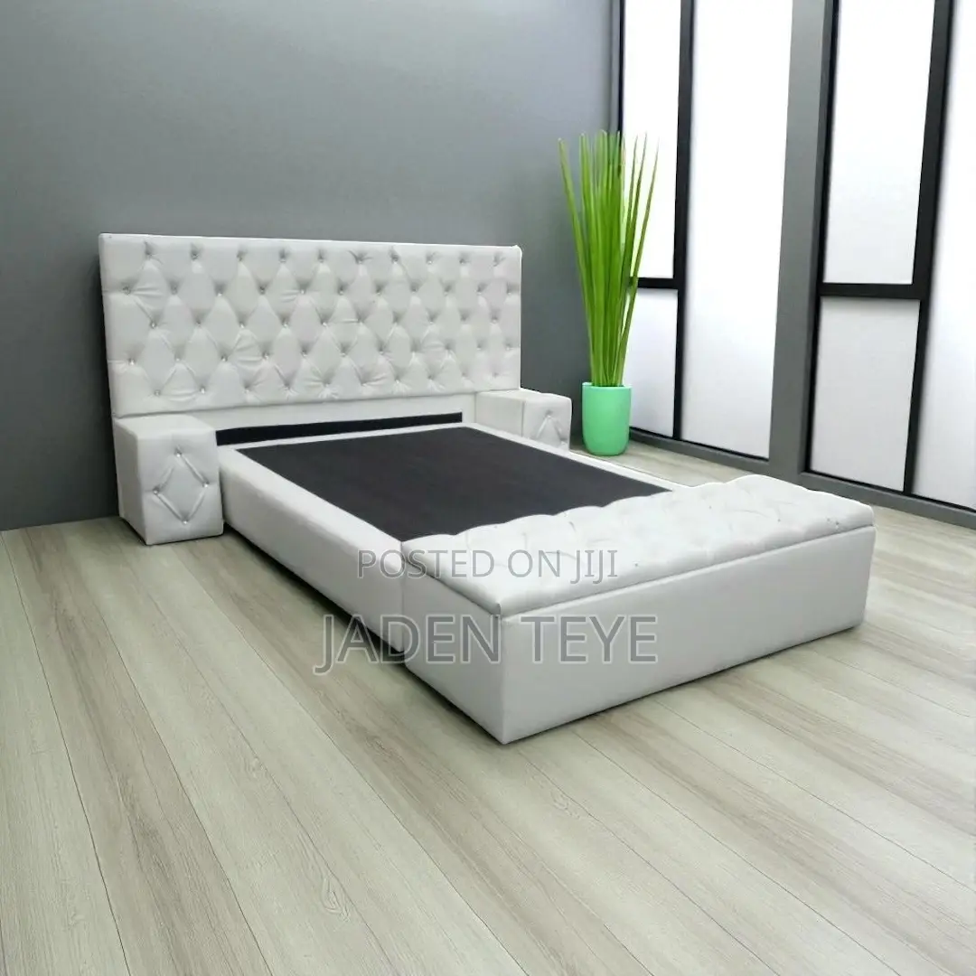 Brand New White King Size Bed With an Ottoman and Drawers