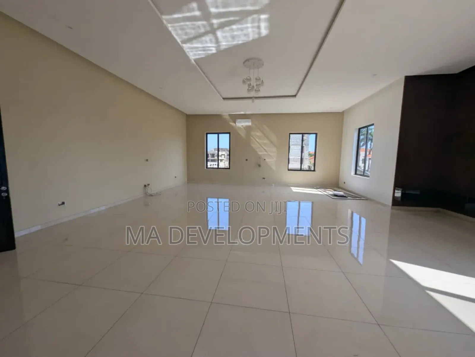 6bdrm Mansion in Madev Realty, Airport Residential Area for sale