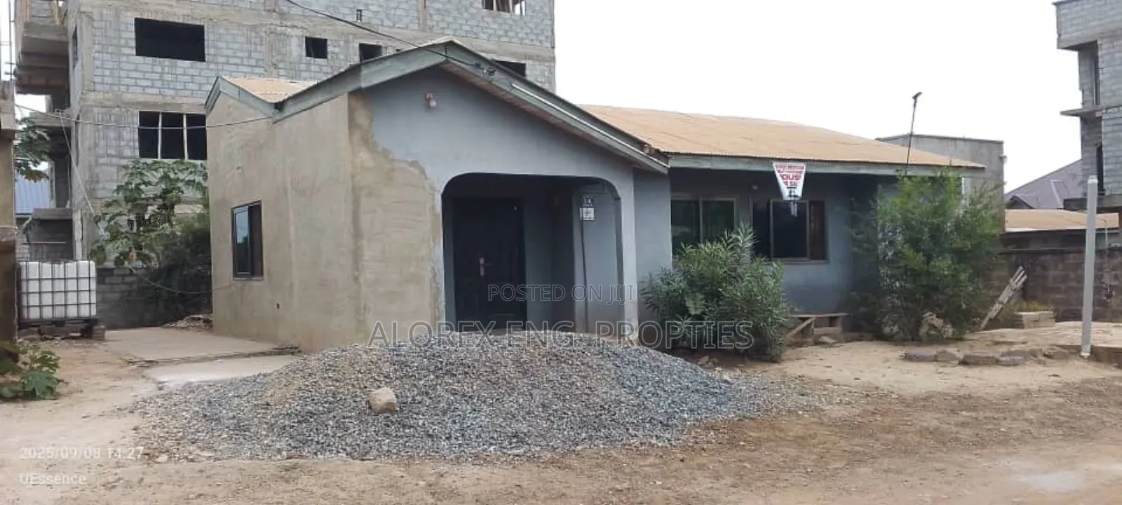 3bdrm House in Uncompleted, Tema Metropolitan for sale