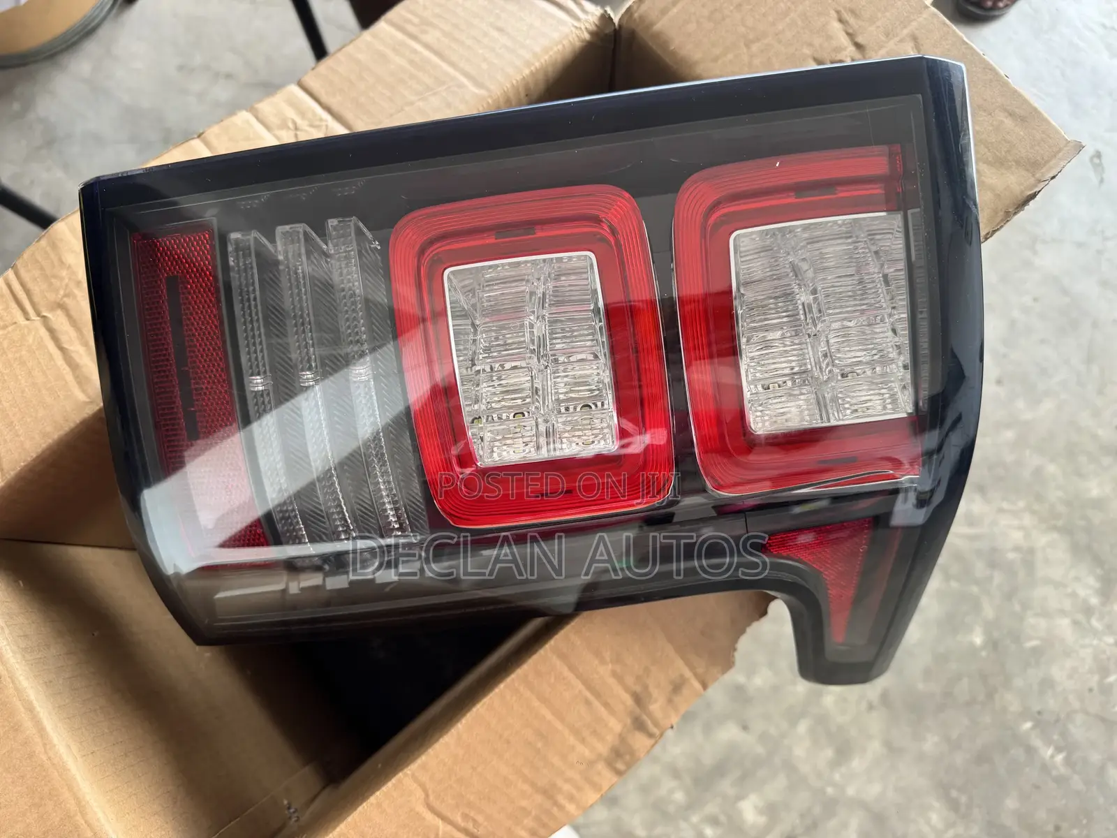 2013-2017 Land Rover Range Rover Right Rear Tail Light Assembly