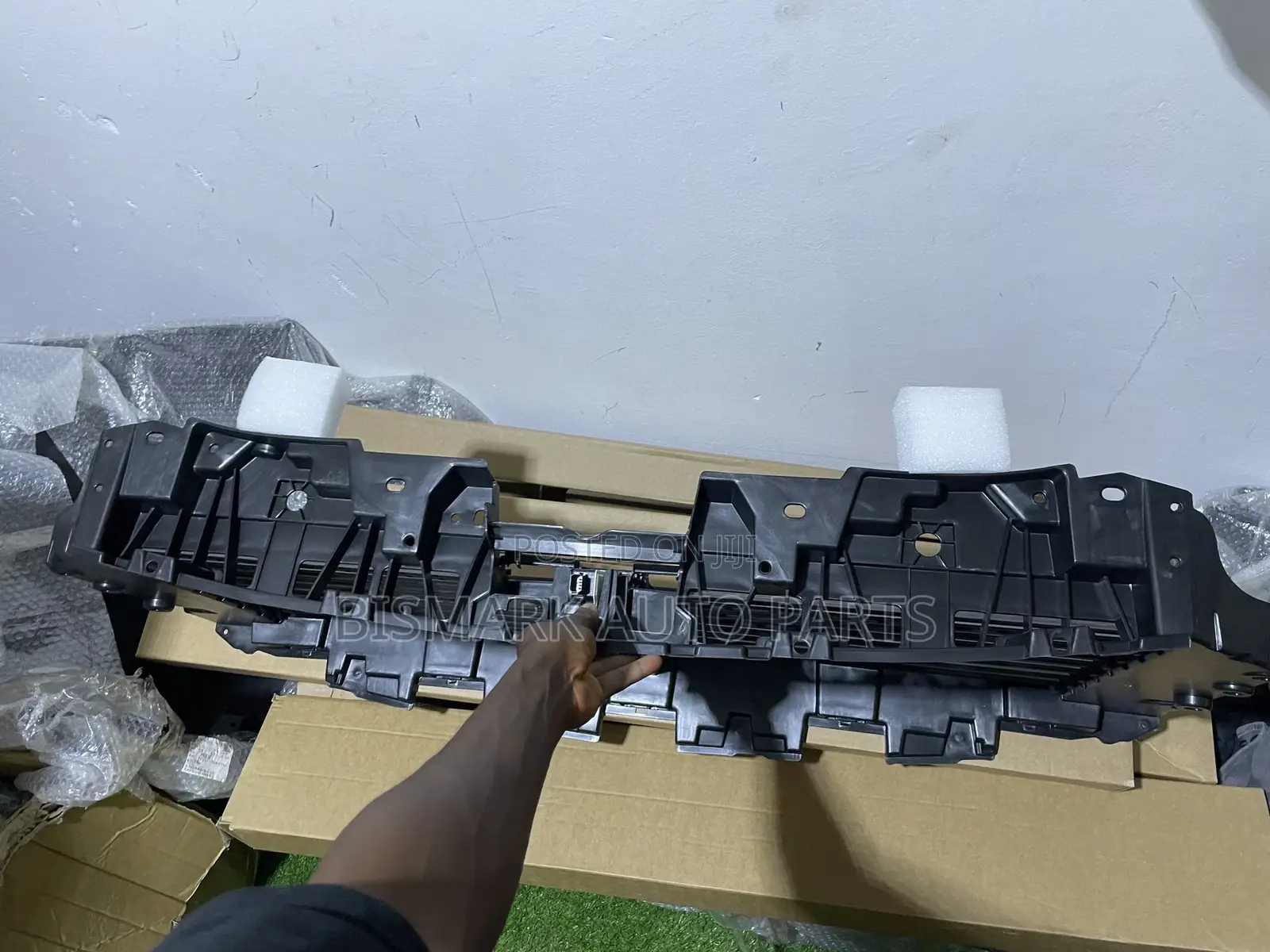 Ford F150 2022-2023-2024 Shutter Grill With Motor