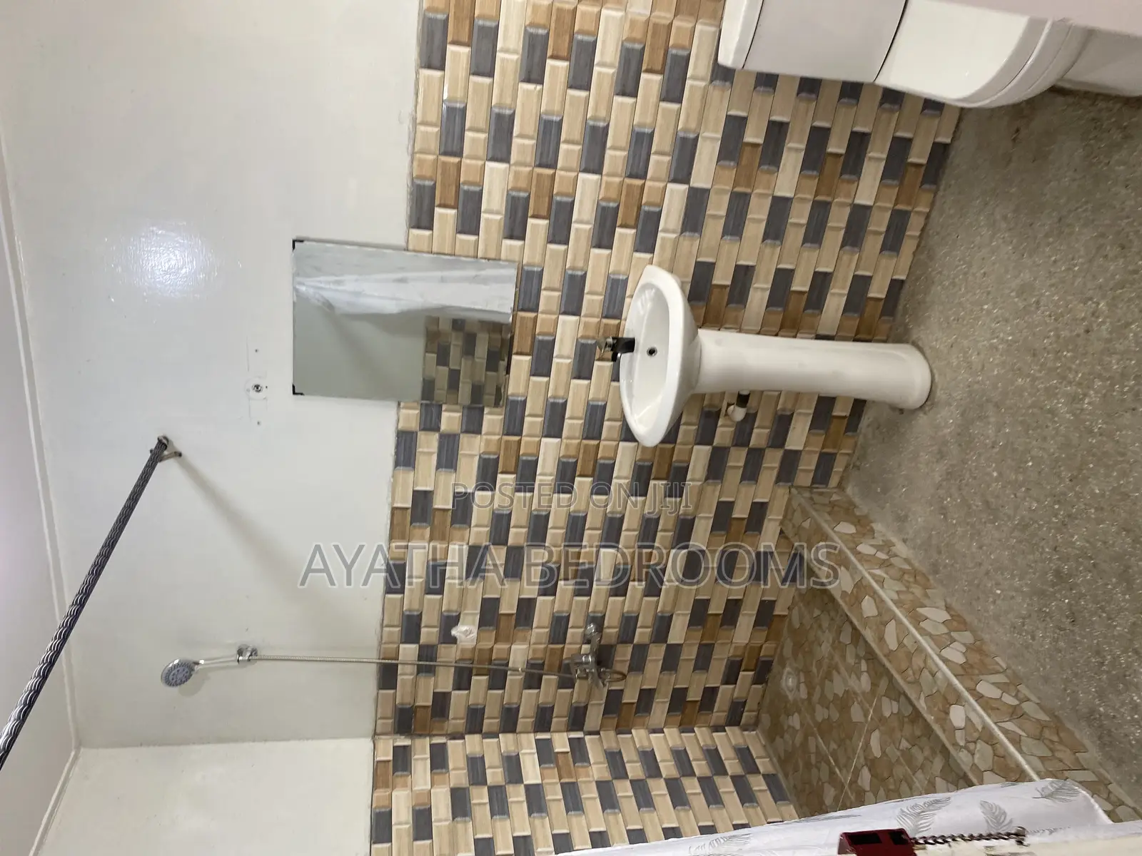 3bdrm House in Modern Properties, First Junction for rent