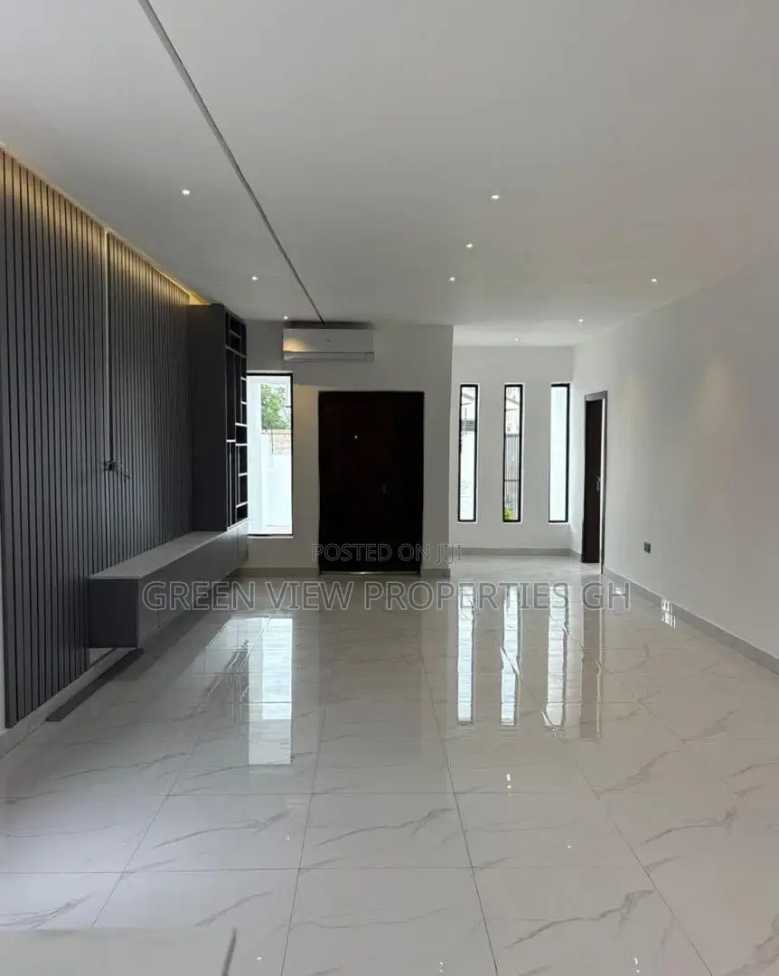 3bdrm House in Lake Side Estate for sale
