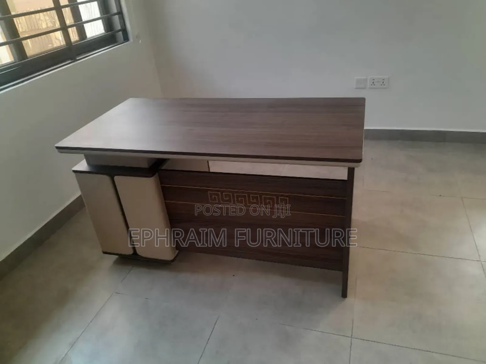 1.4 Single Executive Desk for Office