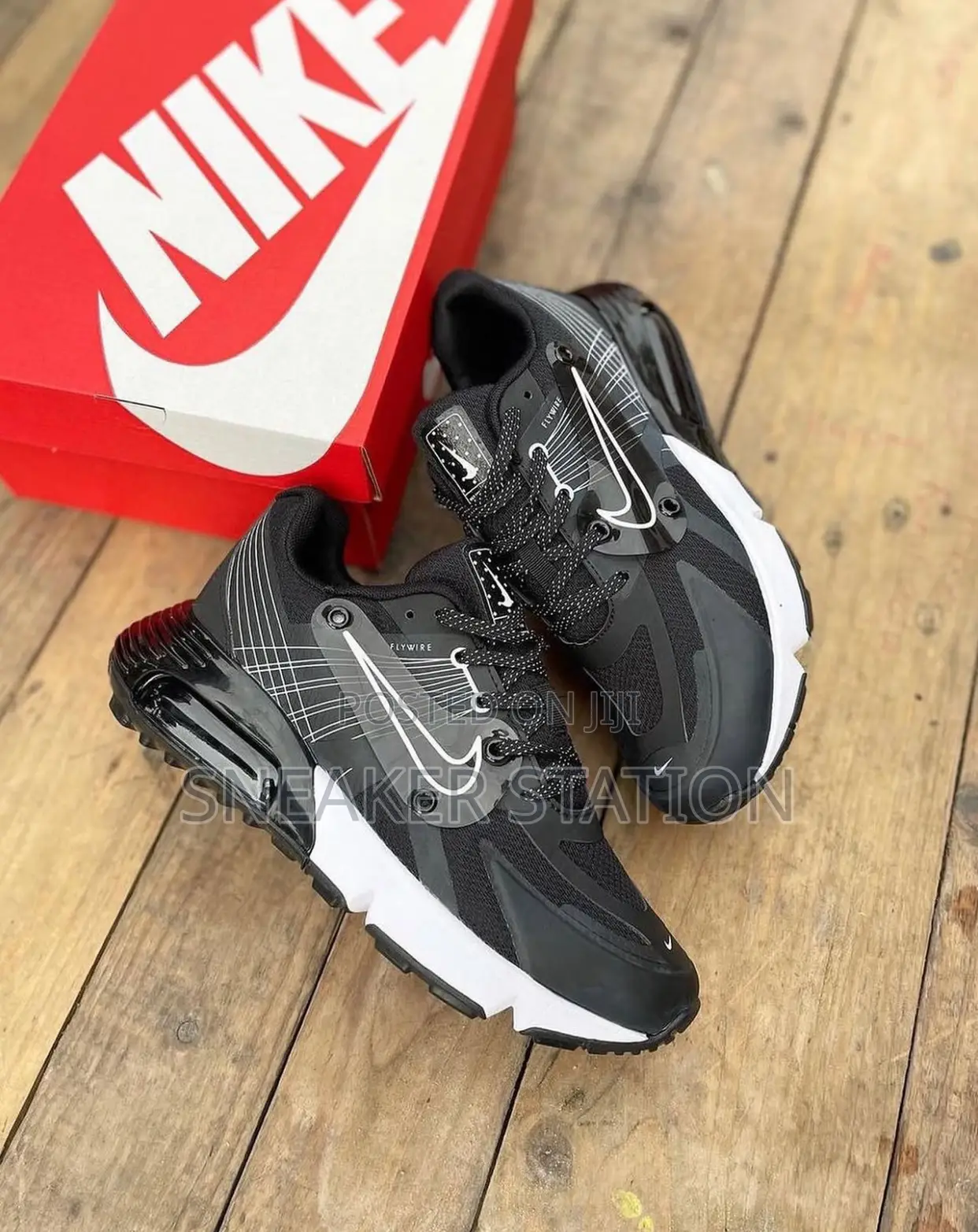 Nike Airmax Flywire Black/White