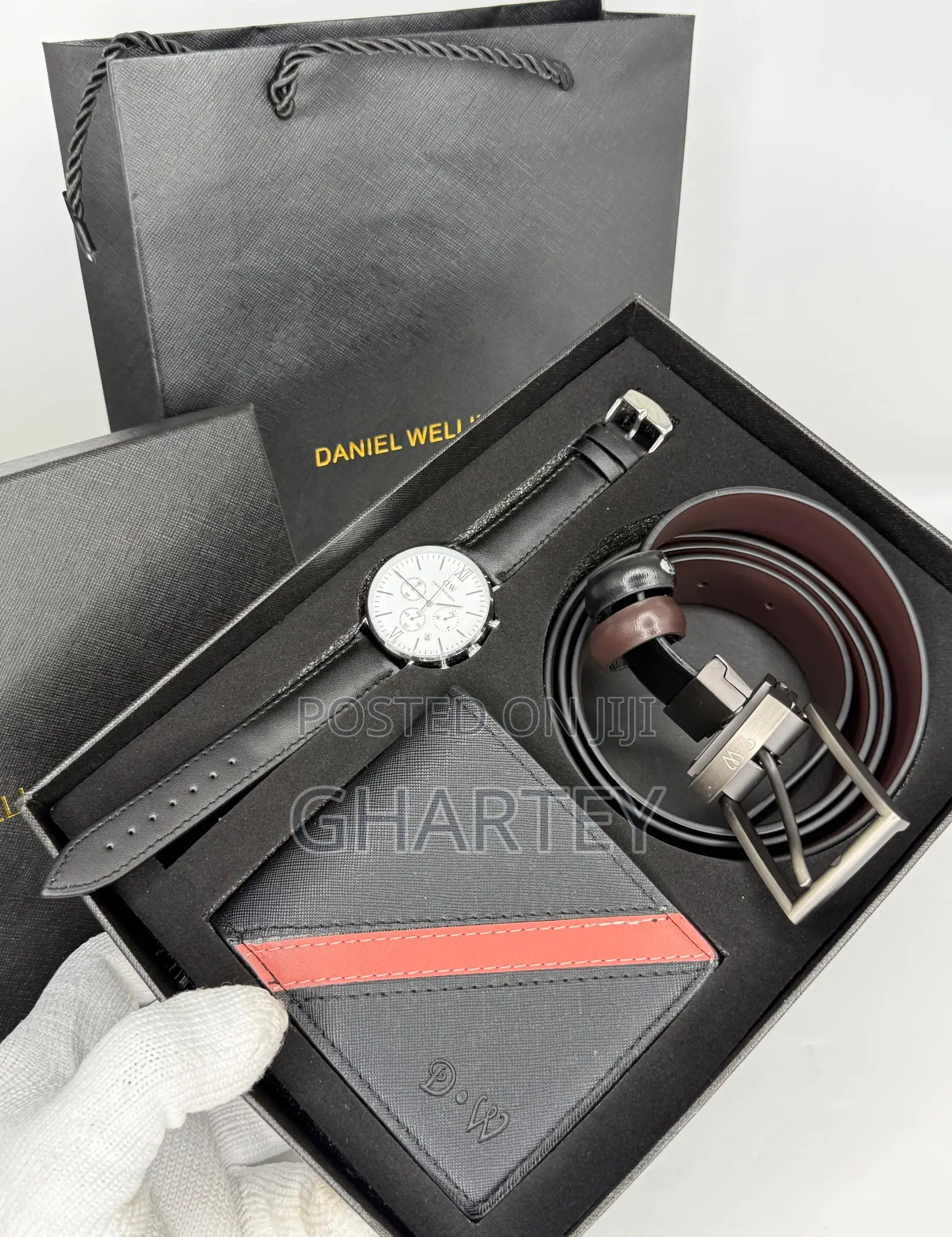Daniel Wellington Luxury Gift Set – Watch, Wallet Belt Combo