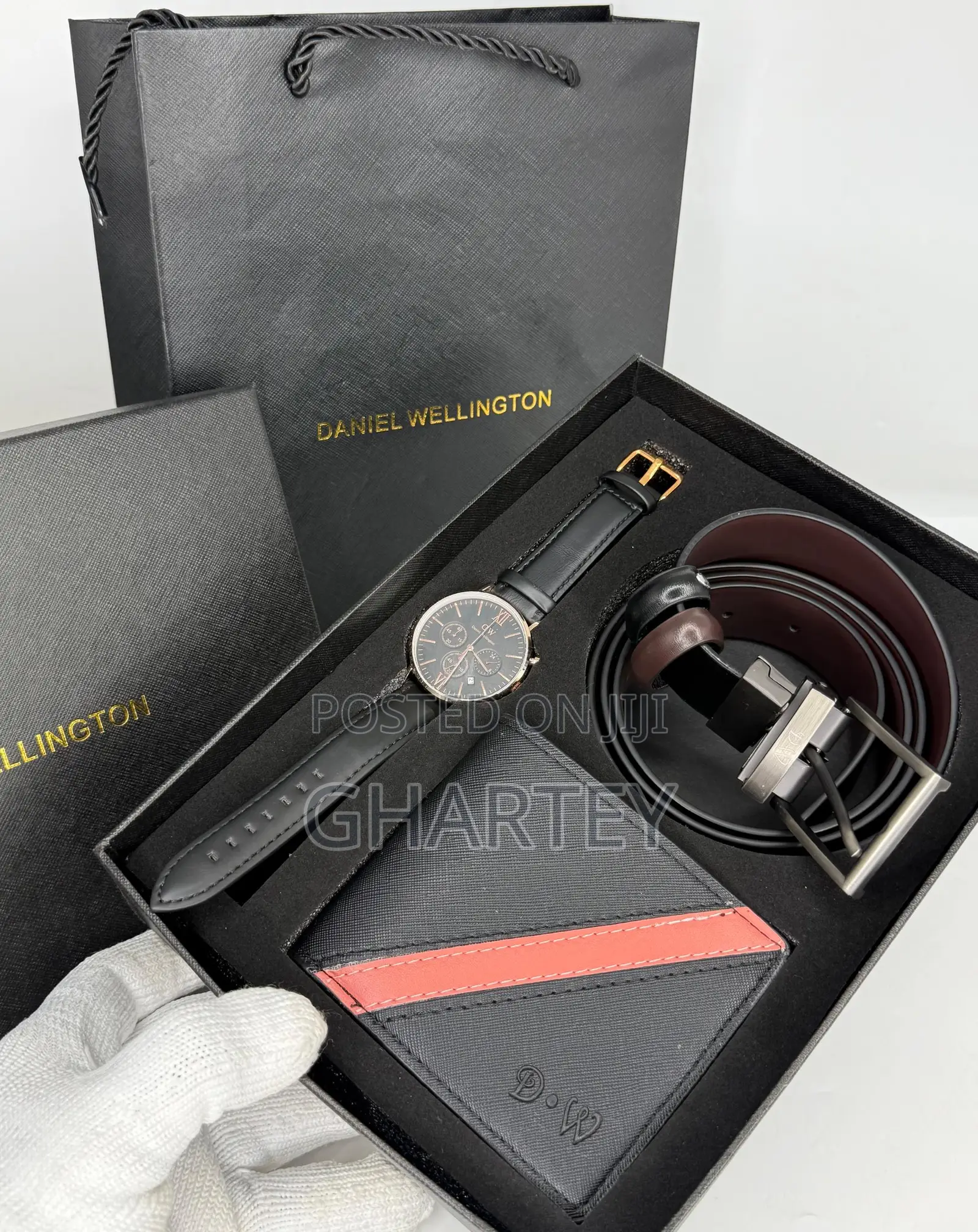 Daniel Wellington Luxury Gift Set – Watch, Wallet Belt Combo