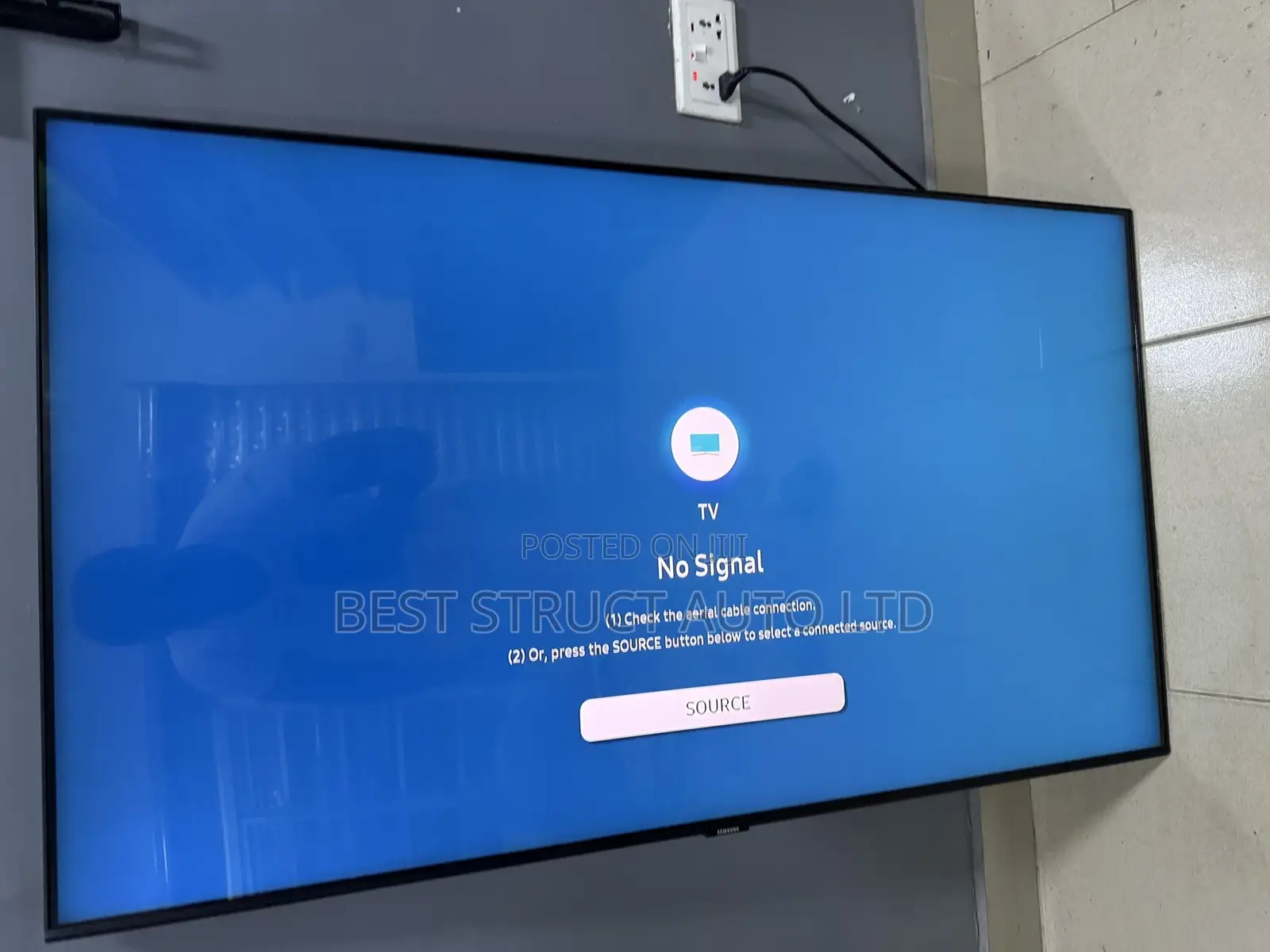 Neat Samsung 50 Inches Smart Crystal