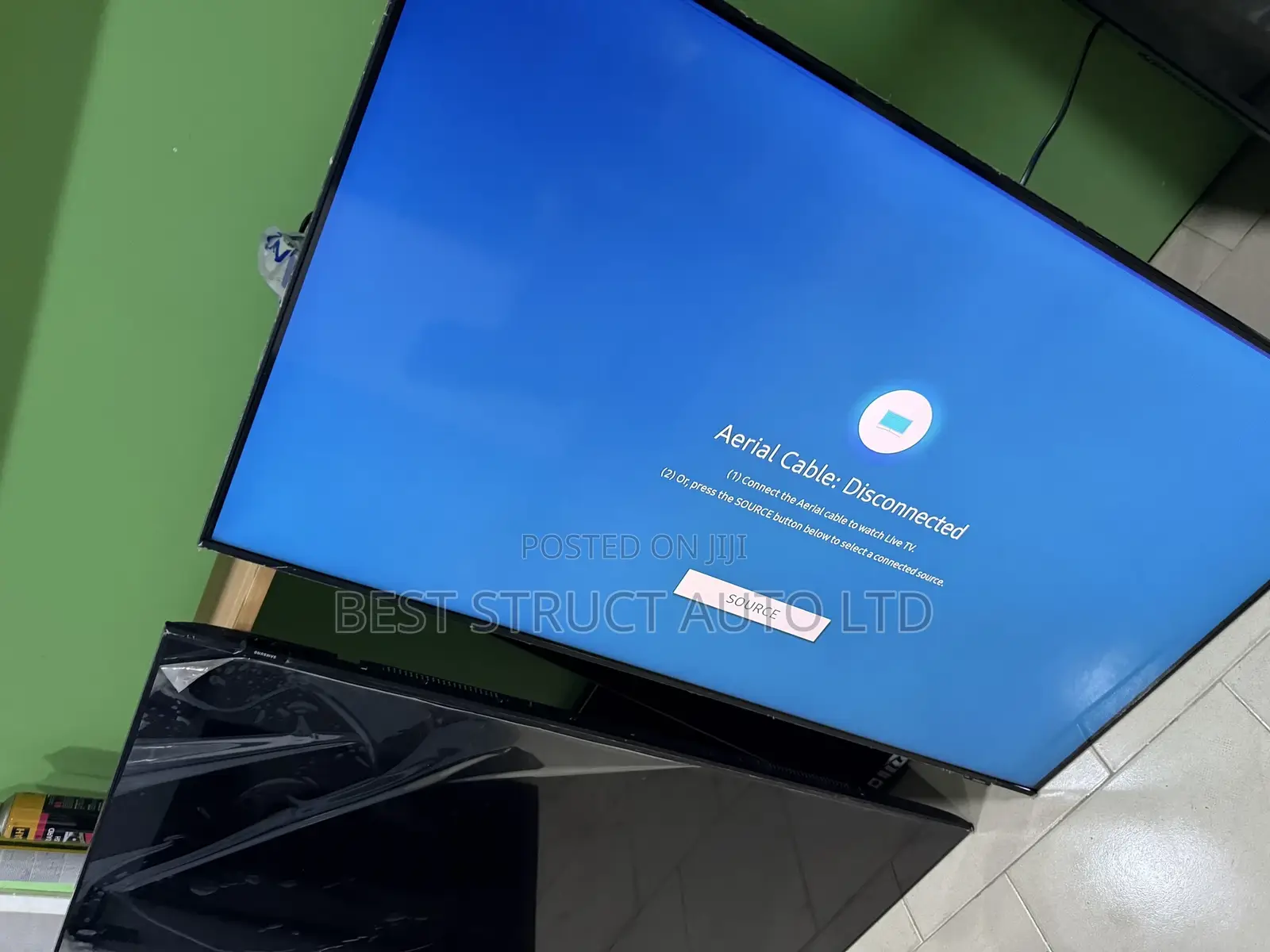 Neat Samsung 50 Inches Smart Crystal