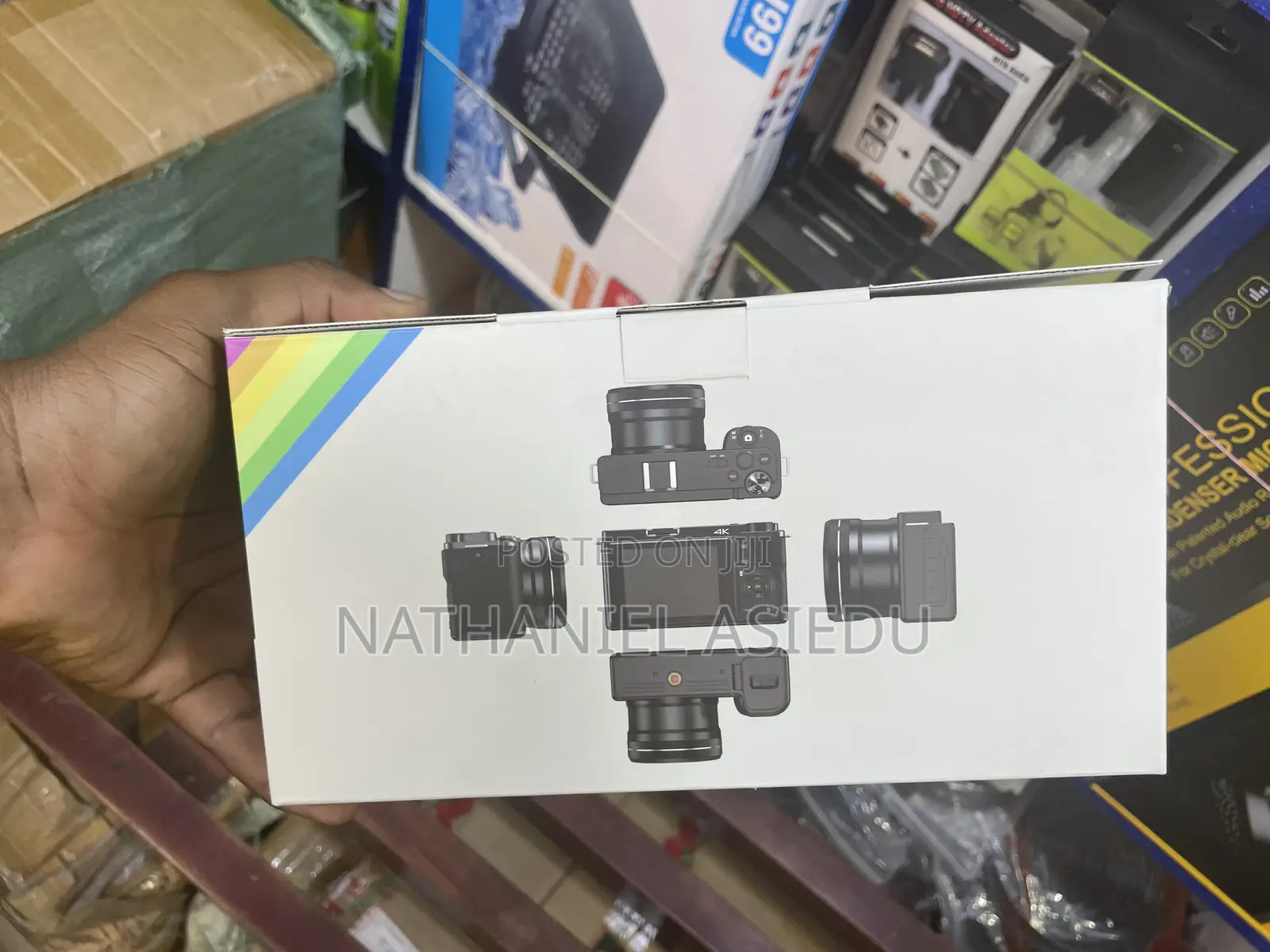 High-Quality Optical Zoom Digital Camera With Rotating LCD Screen