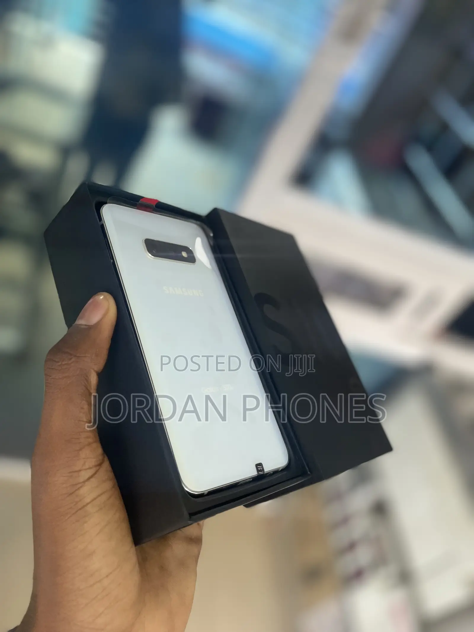 New Samsung Galaxy S10e 128 GB White