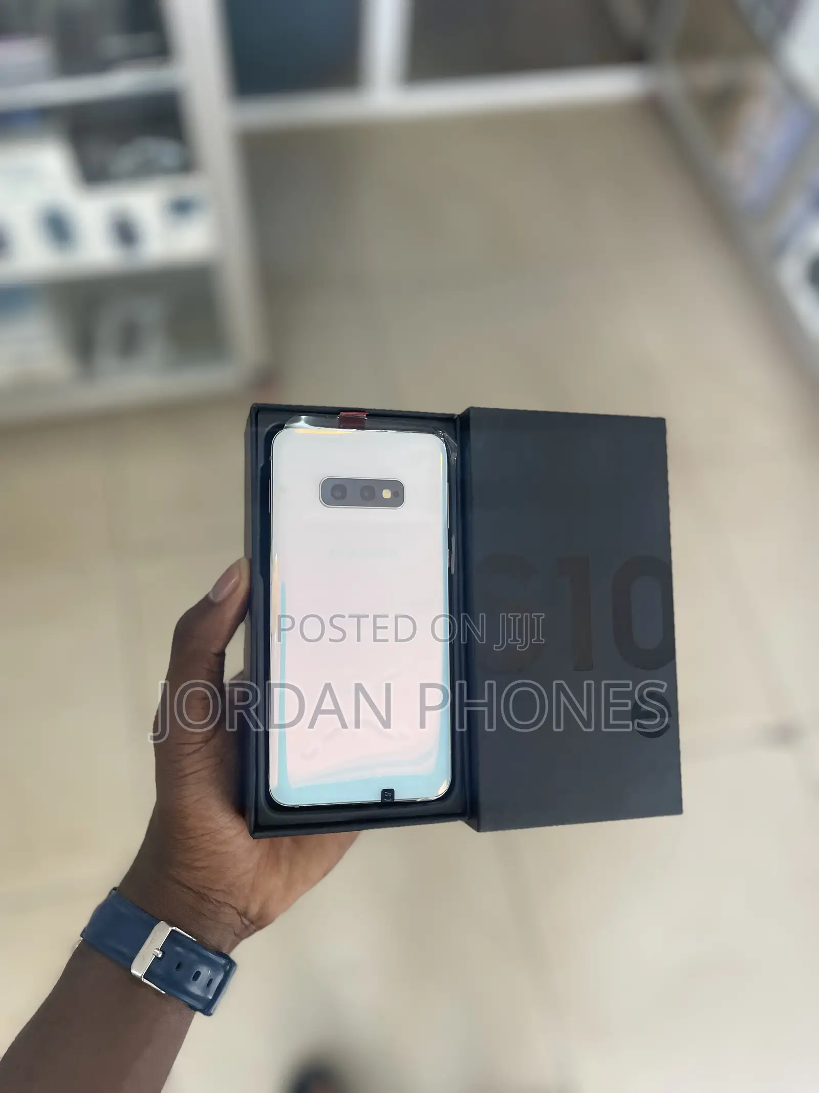 New Samsung Galaxy S10e 128 GB White