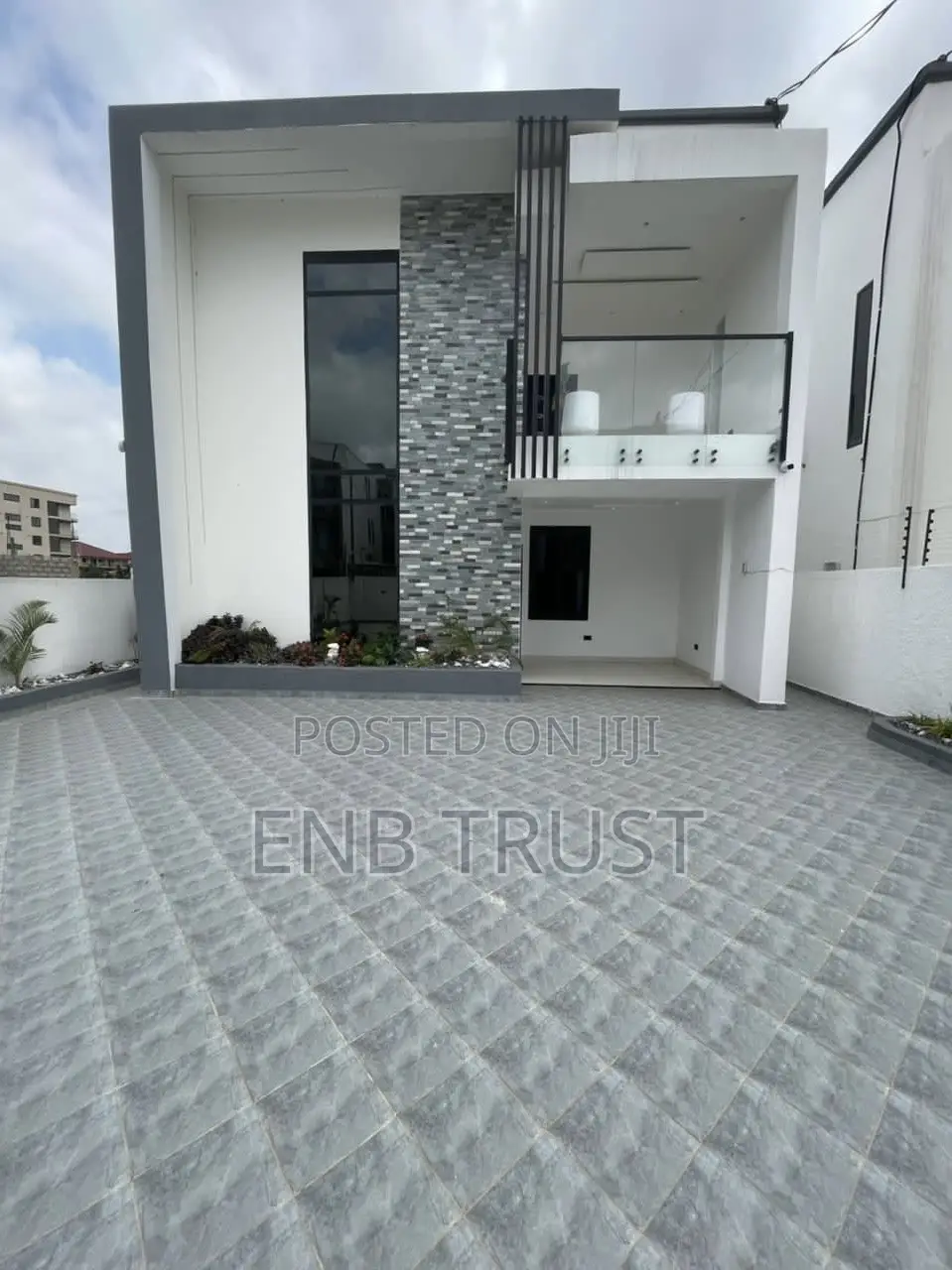 4bdrm Duplex in East Legon Hills, School Junction for sale