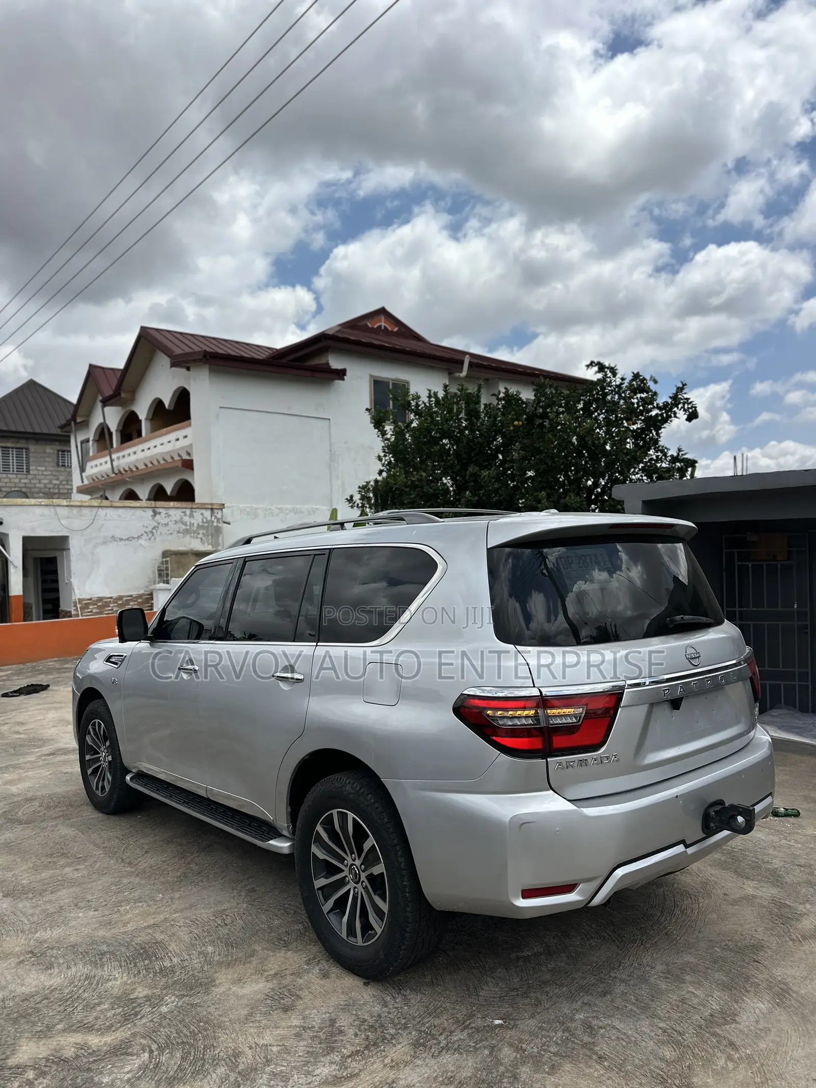 Nissan Armada Platinum AWD 2017 Silver