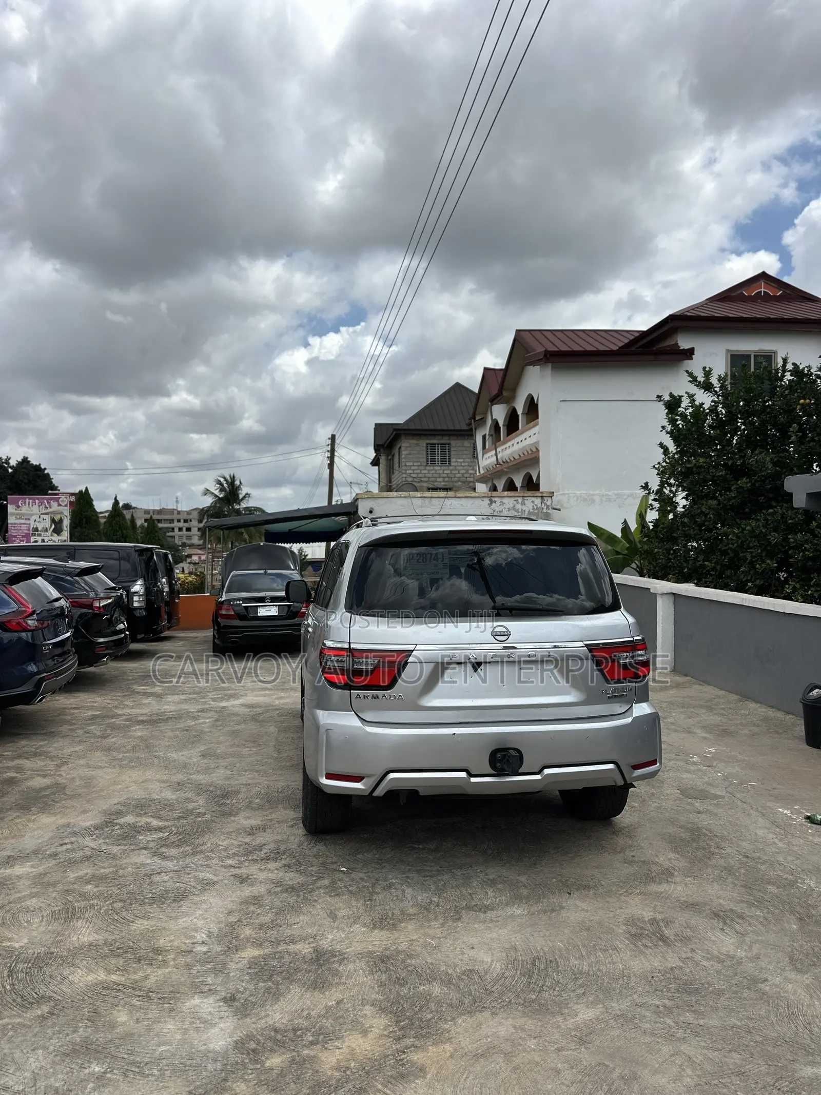 Nissan Armada Platinum AWD 2017 Silver