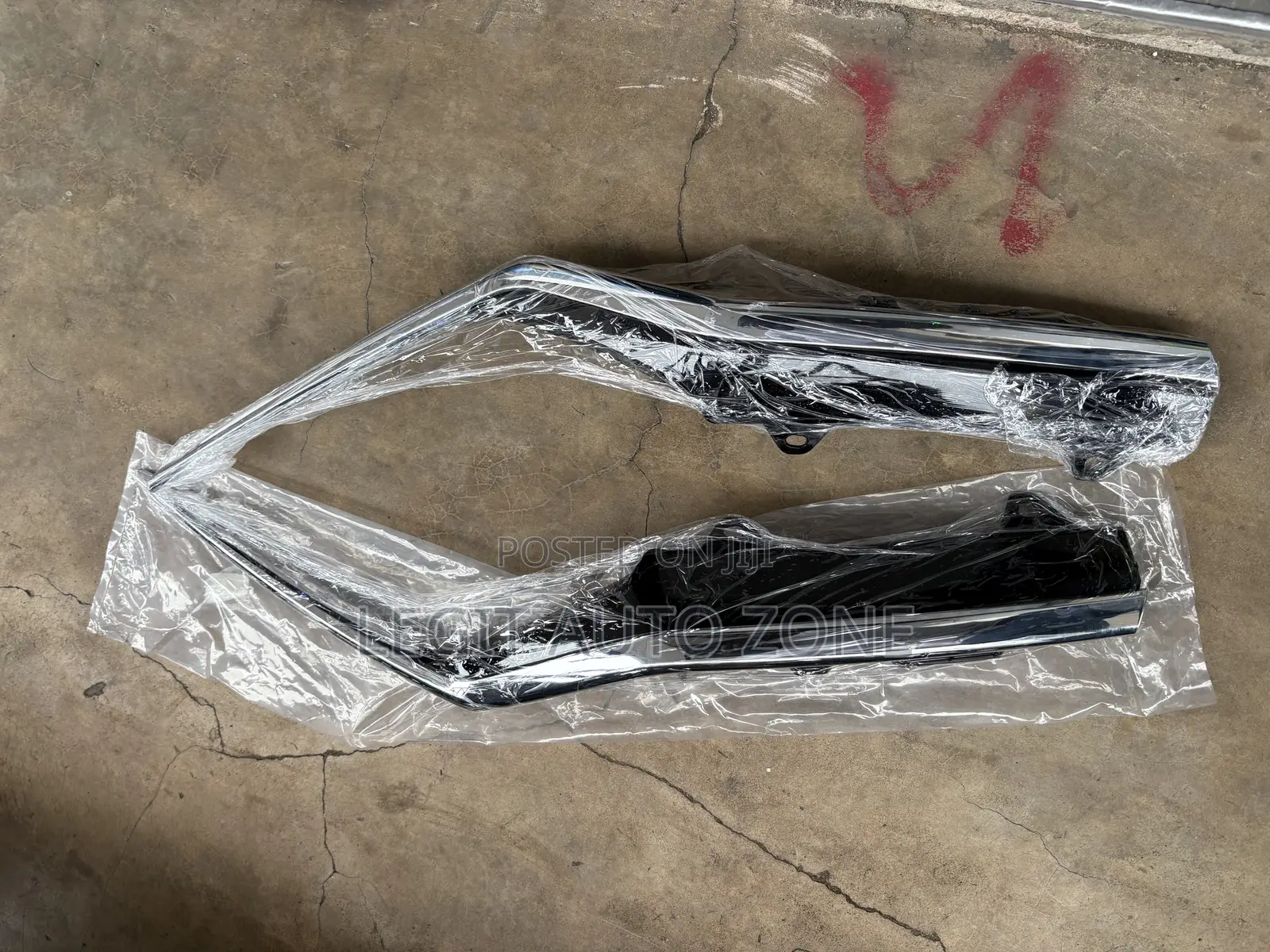 Honda CRV 2019,2020,2021, Headlight Chrome Available