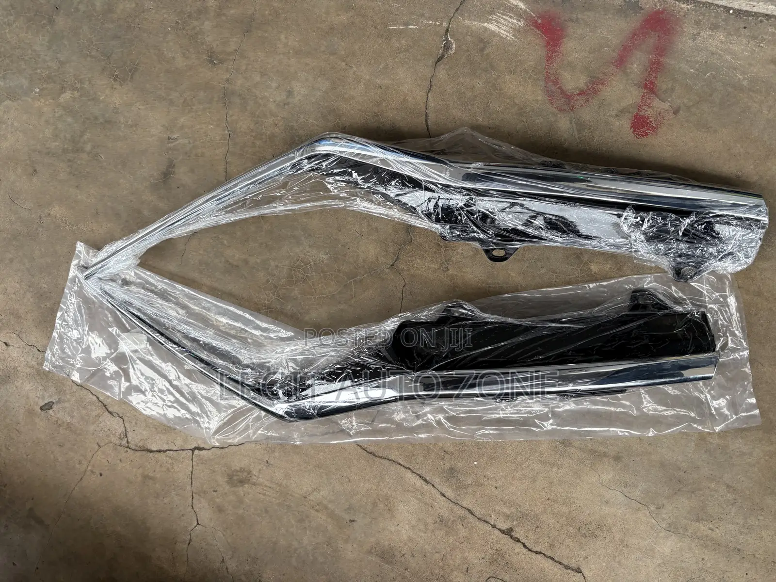 Honda CRV 2019,2020,2021, Headlight Chrome Available